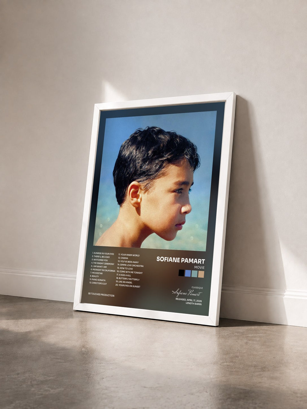 #blanc Tableau de l'album MOVIE de Sofiane Pamart vu de trois quarts, cadre blanc