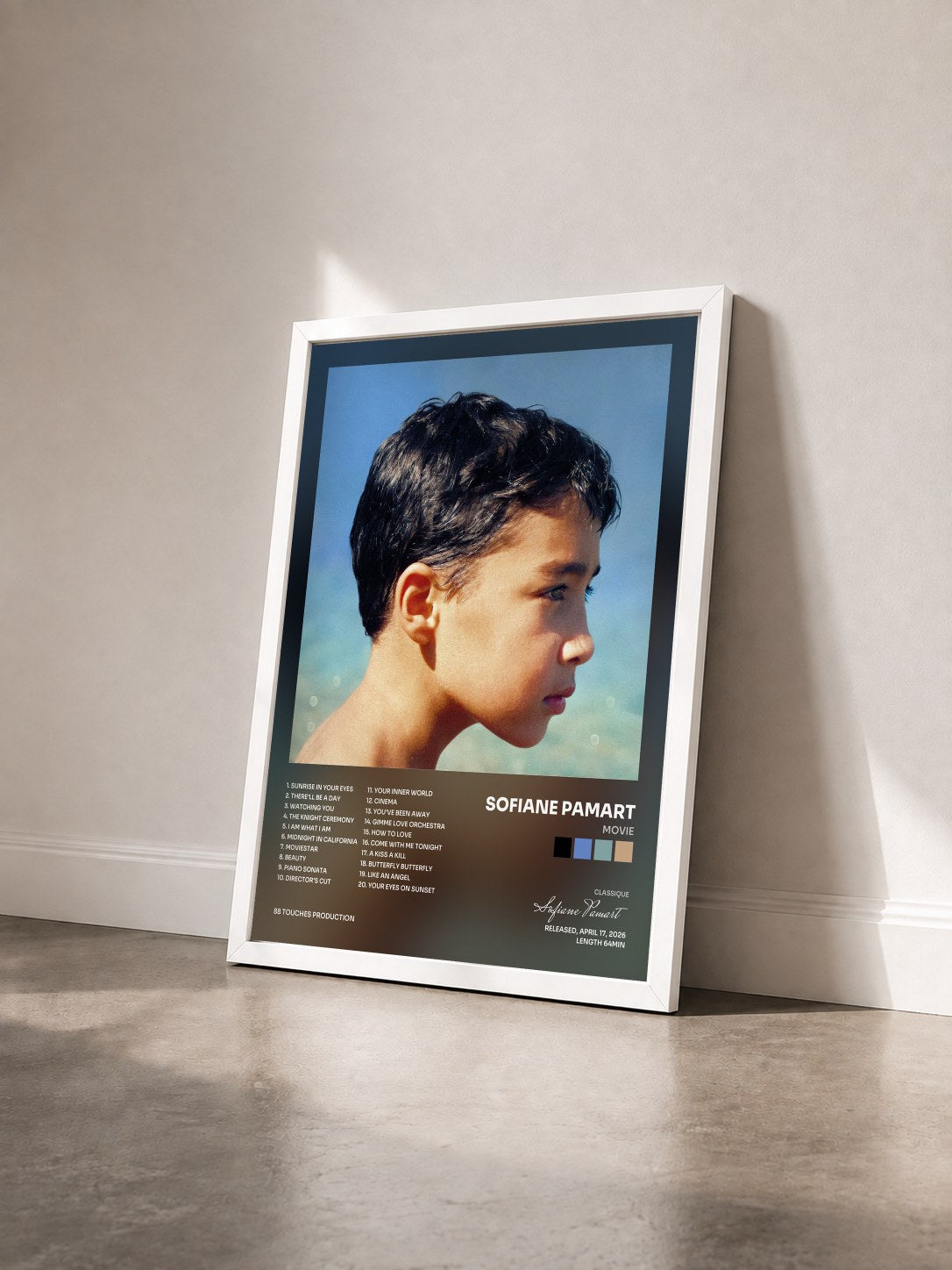 #blanc Tableau de l'album MOVIE de Sofiane Pamart vu de trois quarts, cadre blanc