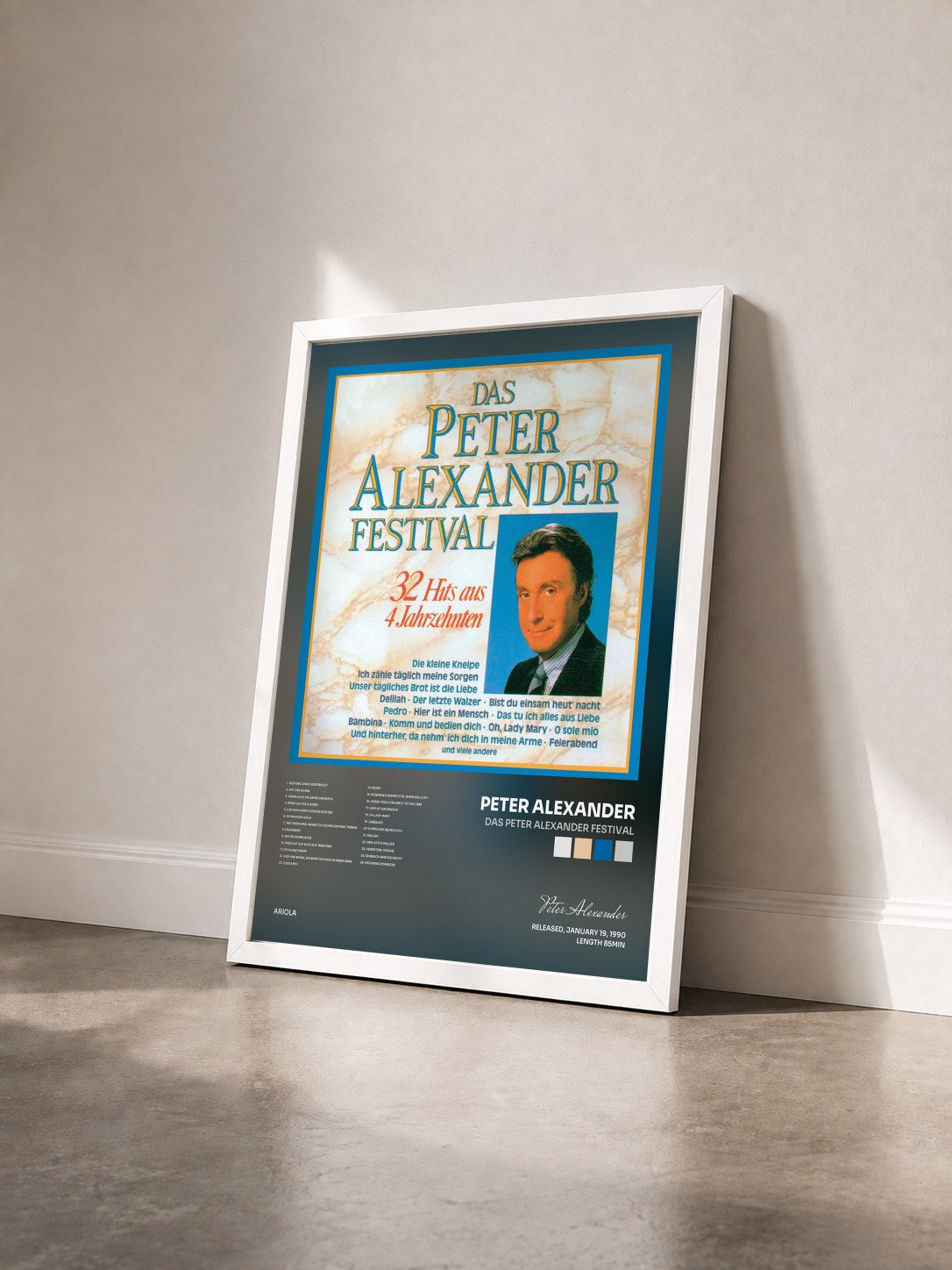 #blanc Tableau de l'album Das Peter Alexander Festival de Peter Alexander vu de trois quarts, cadre blanc