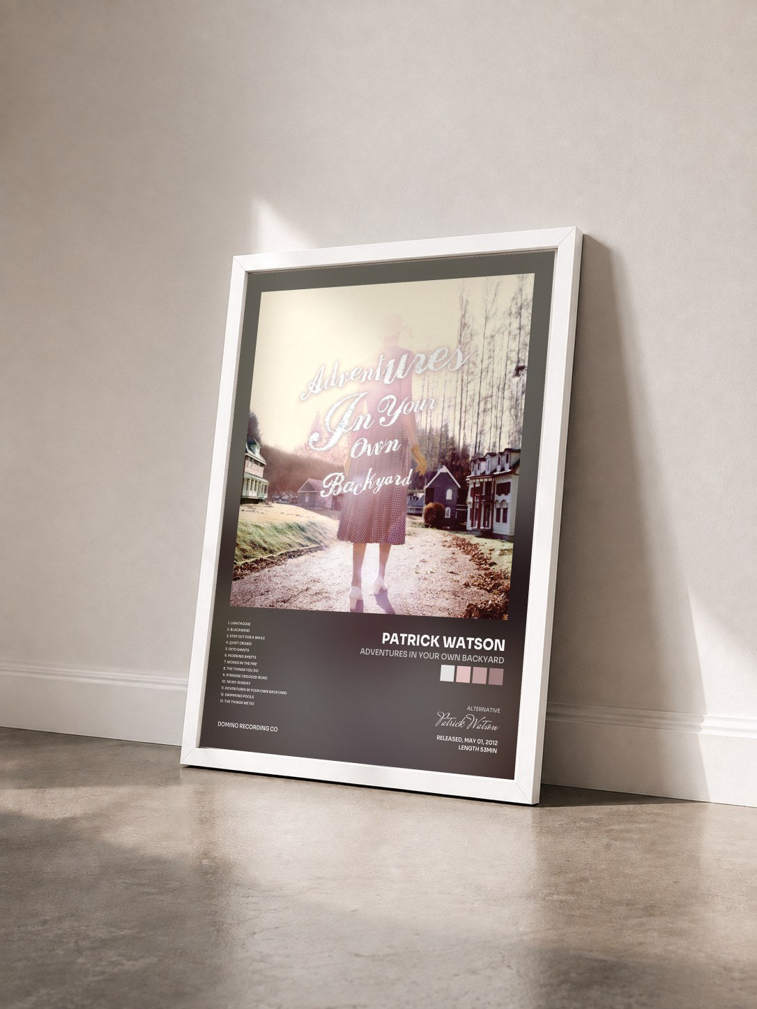 #blanc Tableau de l'album Adventures In Your Own Backyard de Patrick Watson vu de trois quarts, cadre blanc
