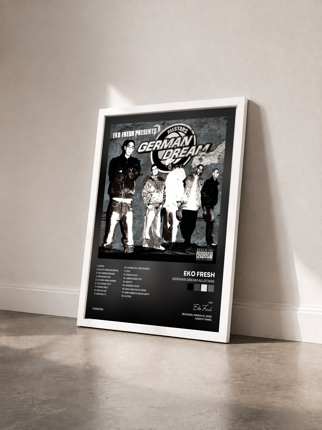 #blanc Tableau de l'album German Dream Allstars de Eko Fresh vu de trois quarts, cadre blanc
