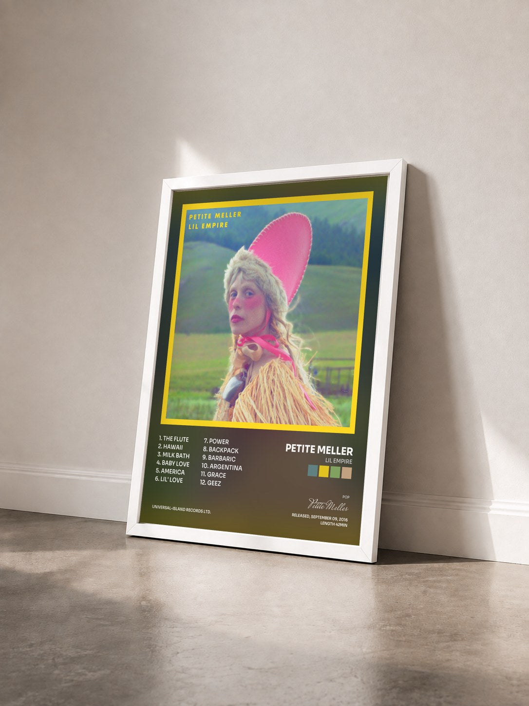 #blanc Tableau de l'album Lil Empire de Petite Meller vu de trois quarts, cadre blanc