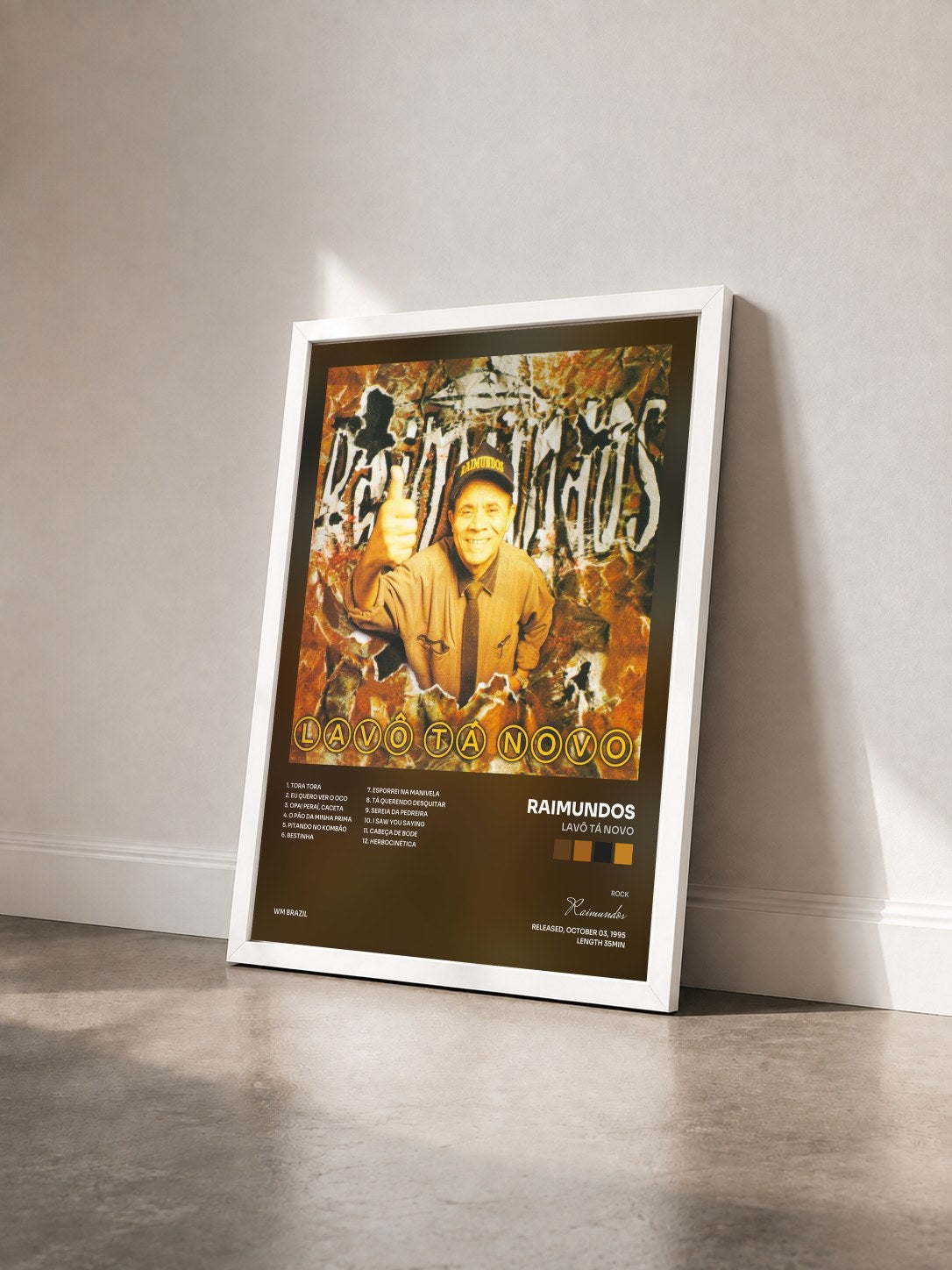 #blanc Tableau de l'album Lavô Tá Novo de Raimundos vu de trois quarts, cadre blanc