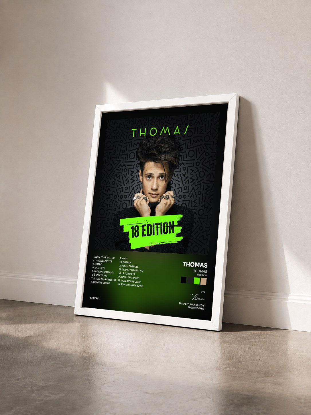 #blanc Tableau de l'album Thomas (18 Edition) de Thomas vu de trois quarts, cadre blanc