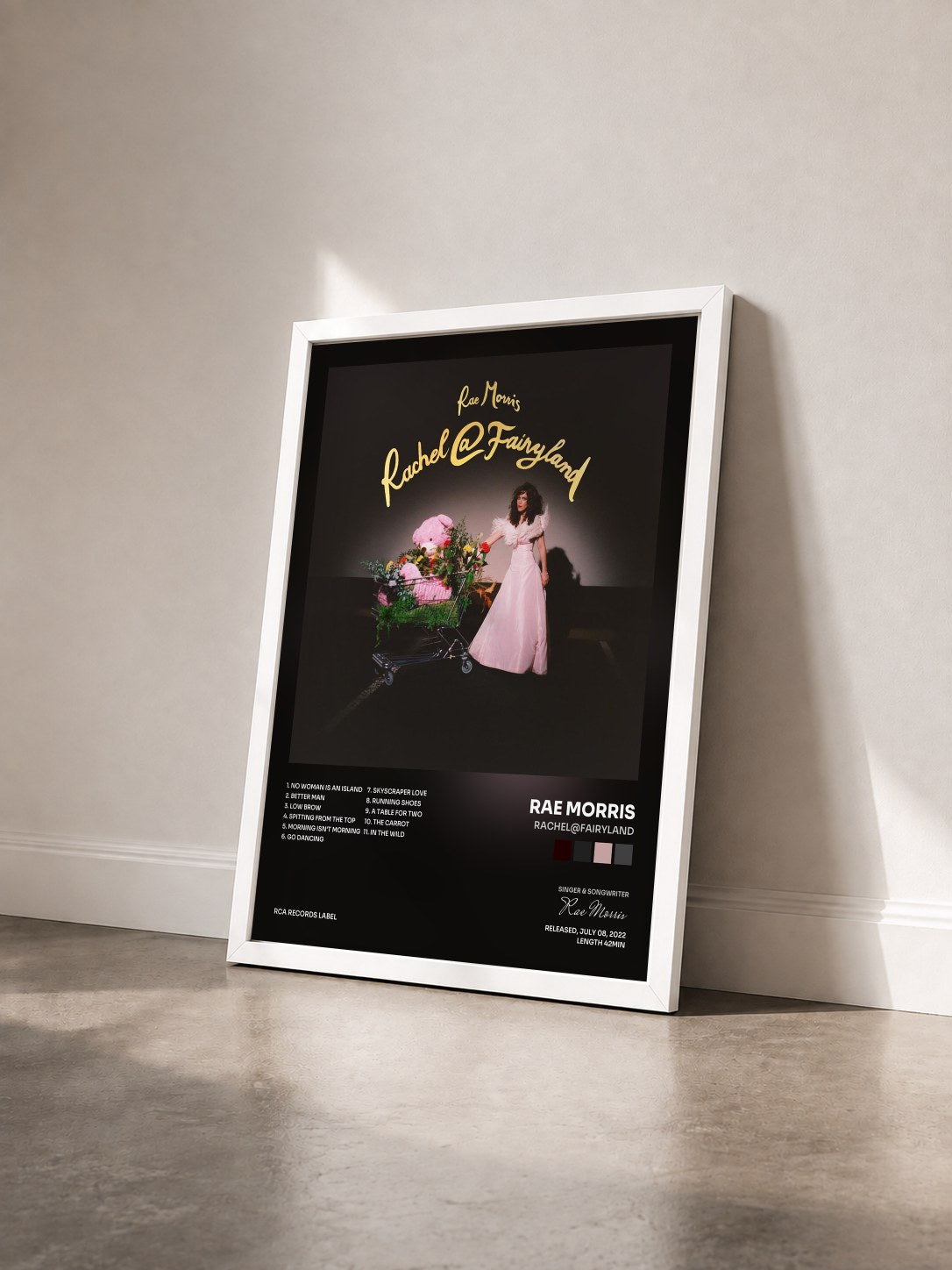 #blanc Tableau de l'album Rachel@Fairyland de Rae Morris vu de trois quarts, cadre blanc