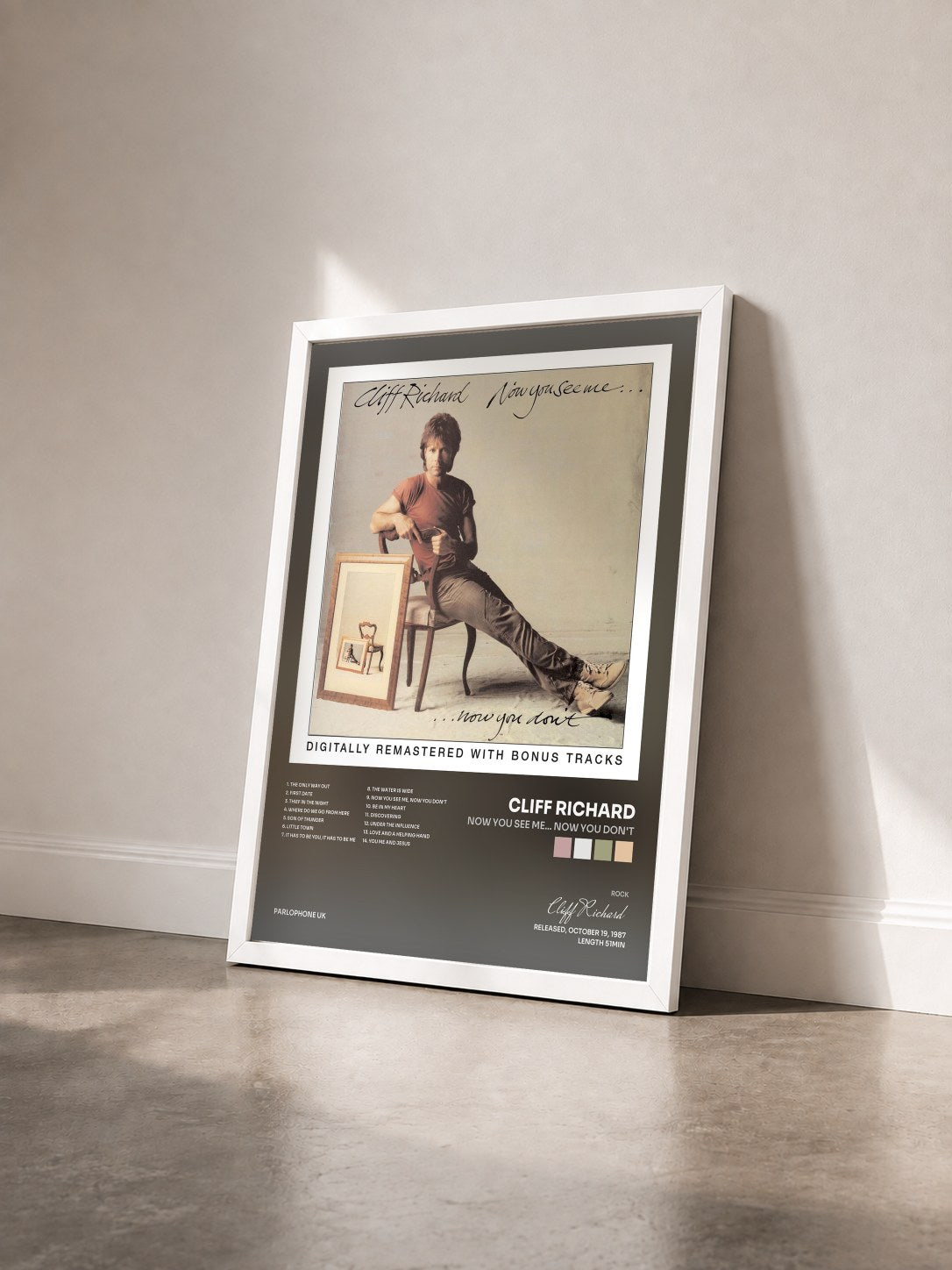#blanc Tableau de l'album Now You See Me... Now You Don't de Cliff Richard vu de trois quarts, cadre blanc