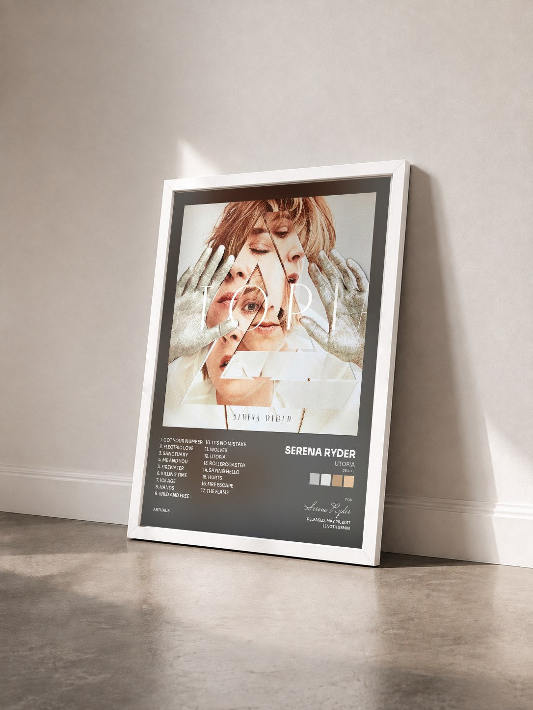 #blanc Tableau de l'album Utopia (Deluxe) de Serena Ryder vu de trois quarts, cadre blanc