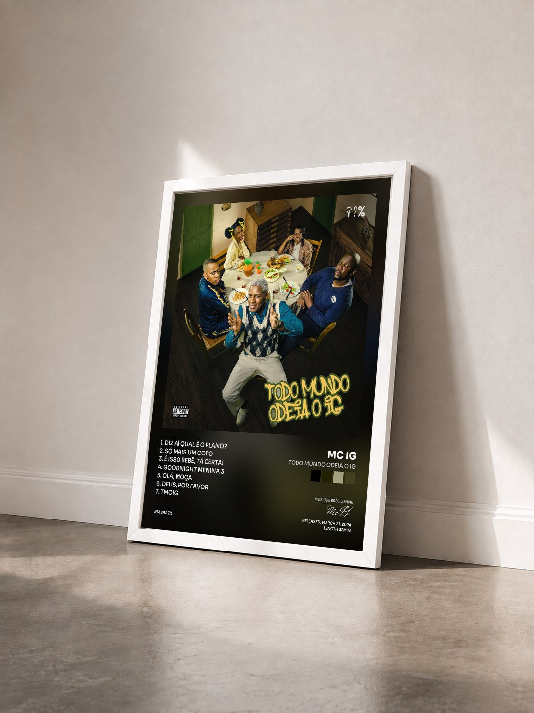 #blanc Tableau de l'album Todo Mundo Odeia o IG de Mc IG vu de trois quarts, cadre blanc