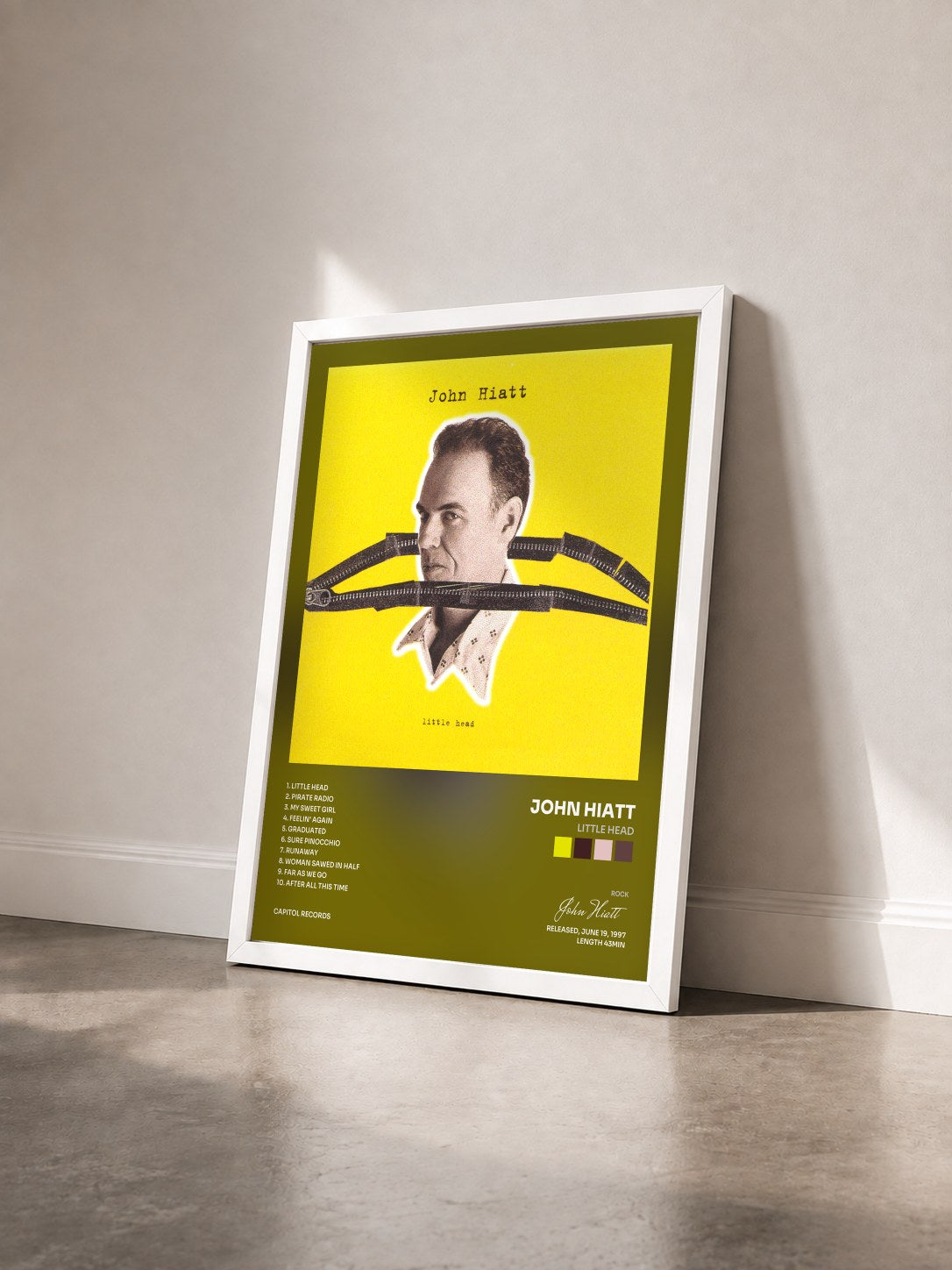 #blanc Tableau de l'album Little Head de John Hiatt vu de trois quarts, cadre blanc