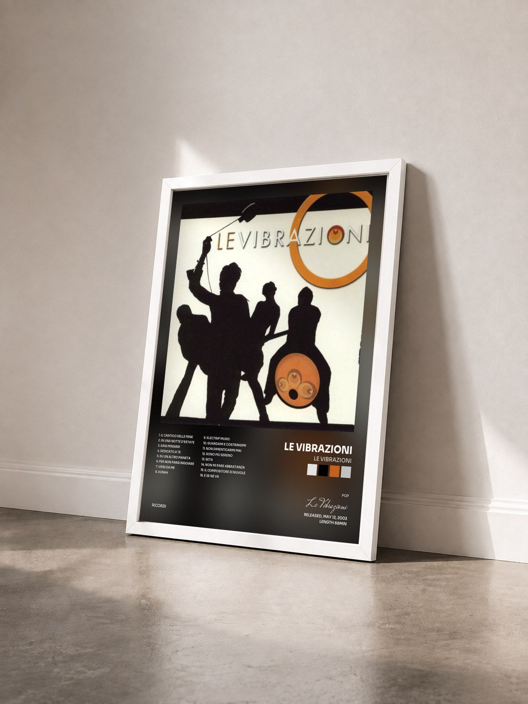 #blanc Tableau de l'album Le Vibrazioni de Le Vibrazioni vu de trois quarts, cadre blanc