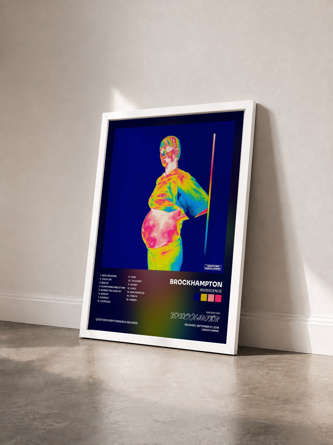 #blanc Tableau de l'album iridescence de BROCKHAMPTON vu de trois quarts, cadre blanc