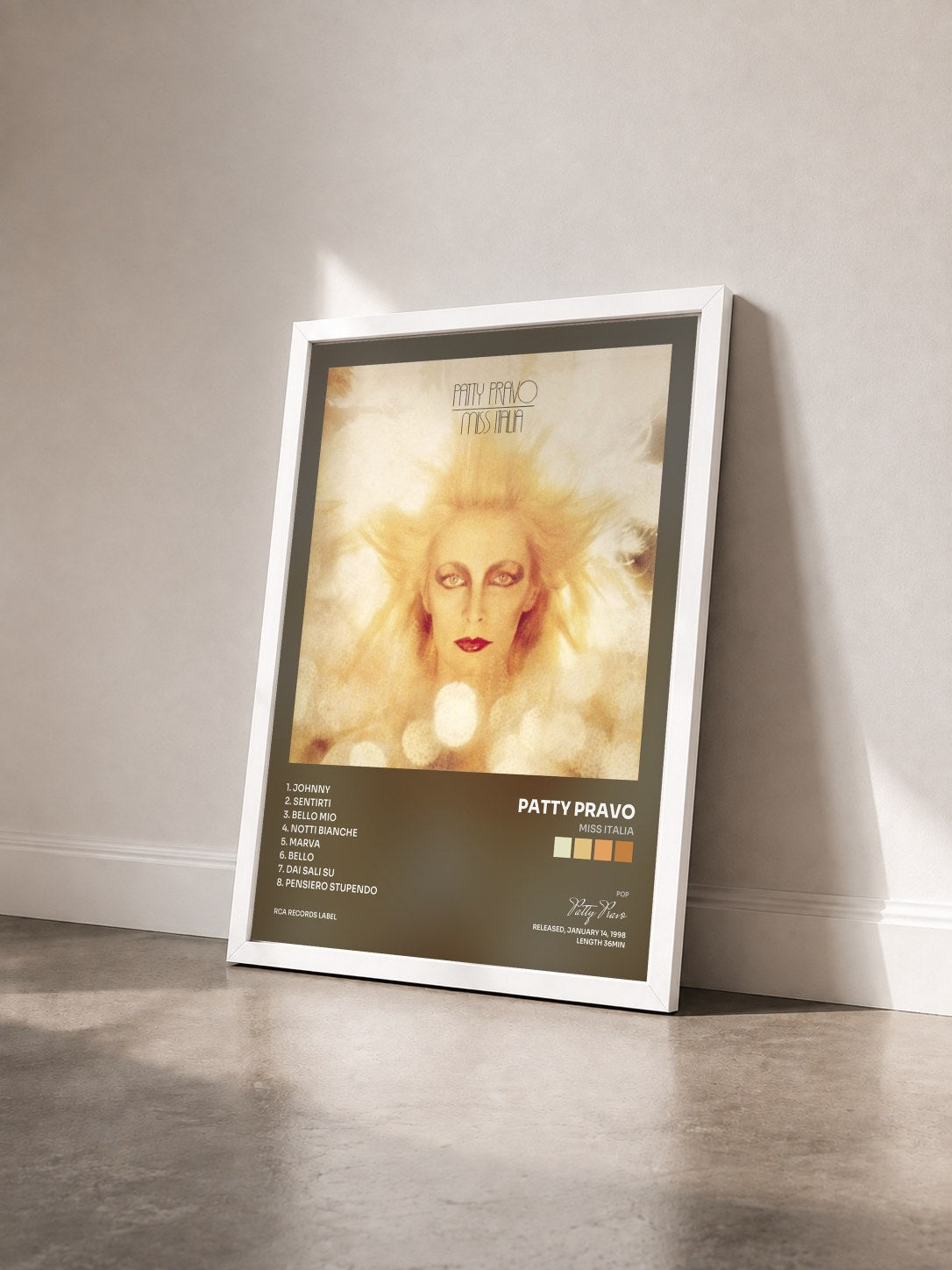 #blanc Tableau de l'album Miss Italia de Patty Pravo vu de trois quarts, cadre blanc