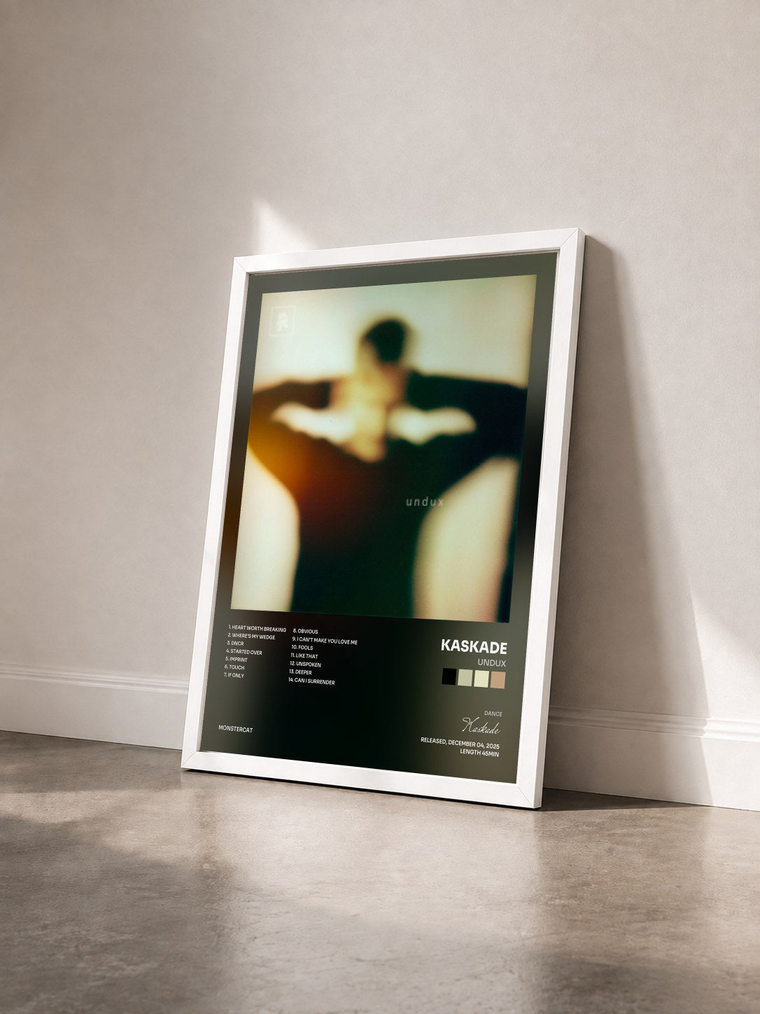 #blanc Tableau de l'album undux de Kaskade vu de trois quarts, cadre blanc