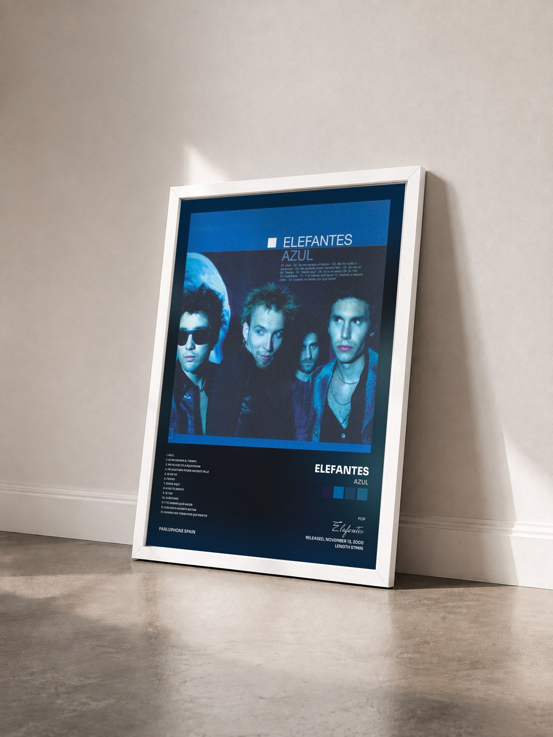 #blanc Tableau de l'album Azul de Elefantes vu de trois quarts, cadre blanc