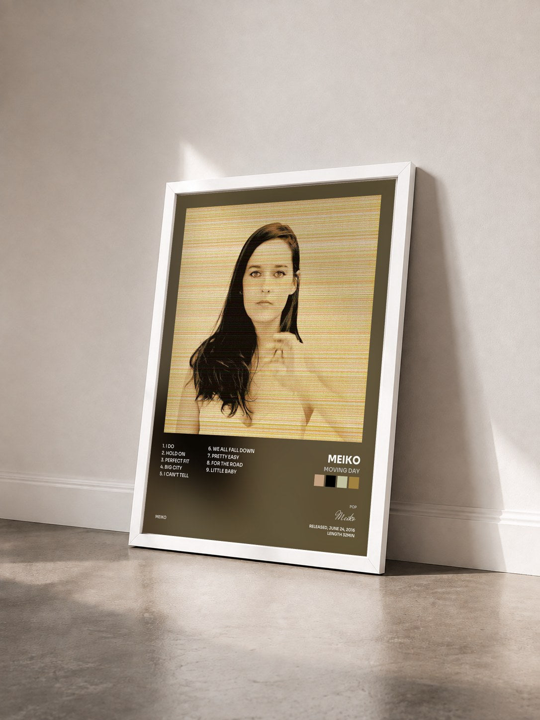 #blanc Tableau de l'album Moving Day de Meiko vu de trois quarts, cadre blanc
