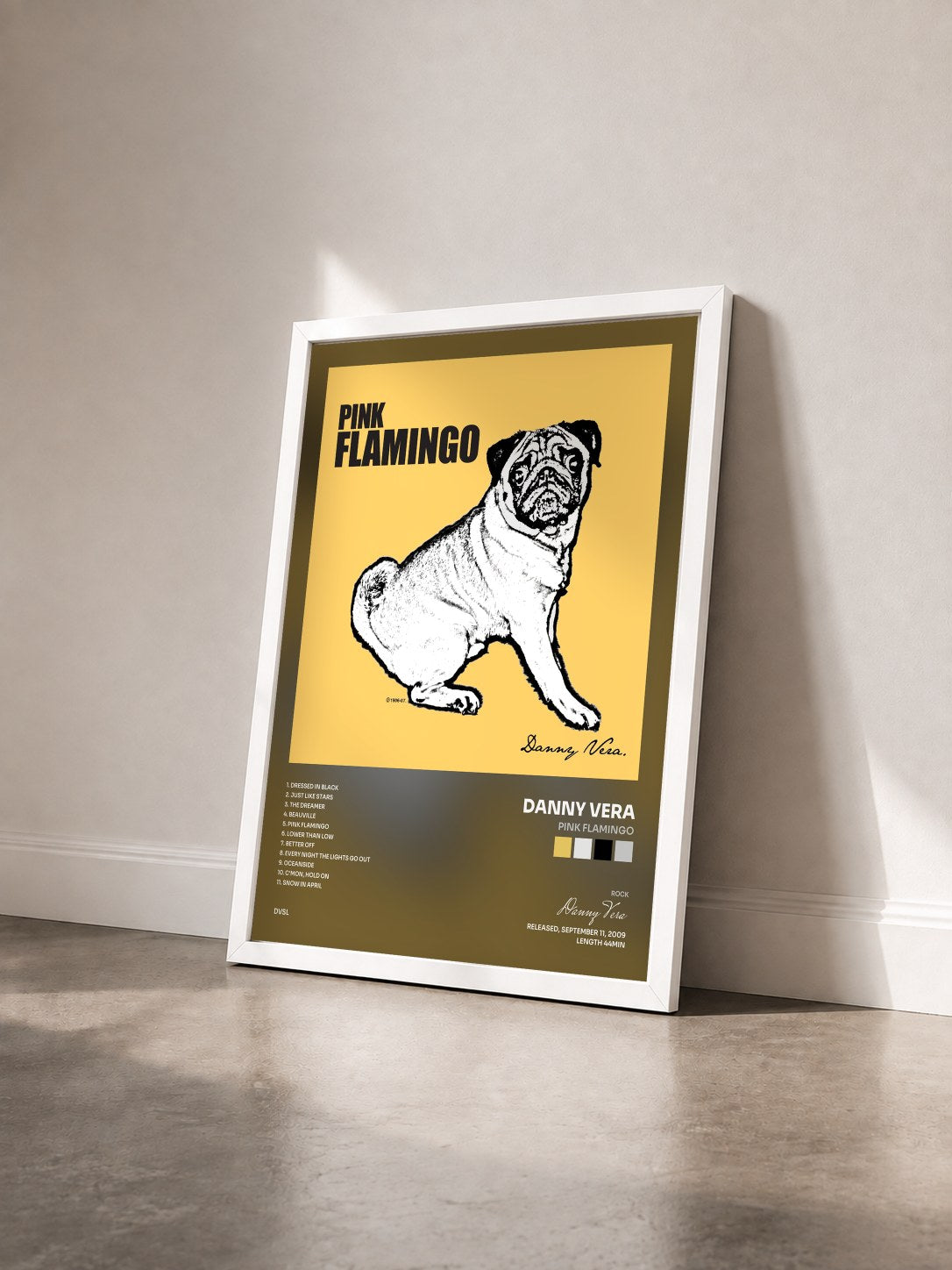 #blanc Tableau de l'album Pink Flamingo de Danny Vera vu de trois quarts, cadre blanc