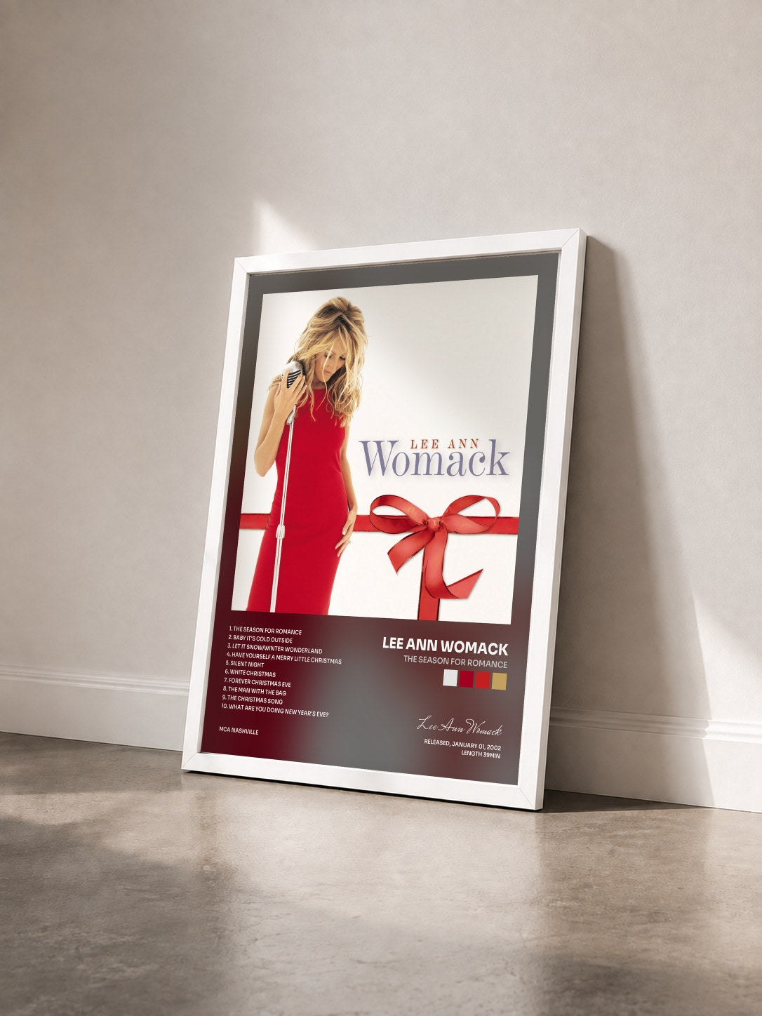 #blanc Tableau de l'album The Season For Romance de Lee Ann Womack vu de trois quarts, cadre blanc