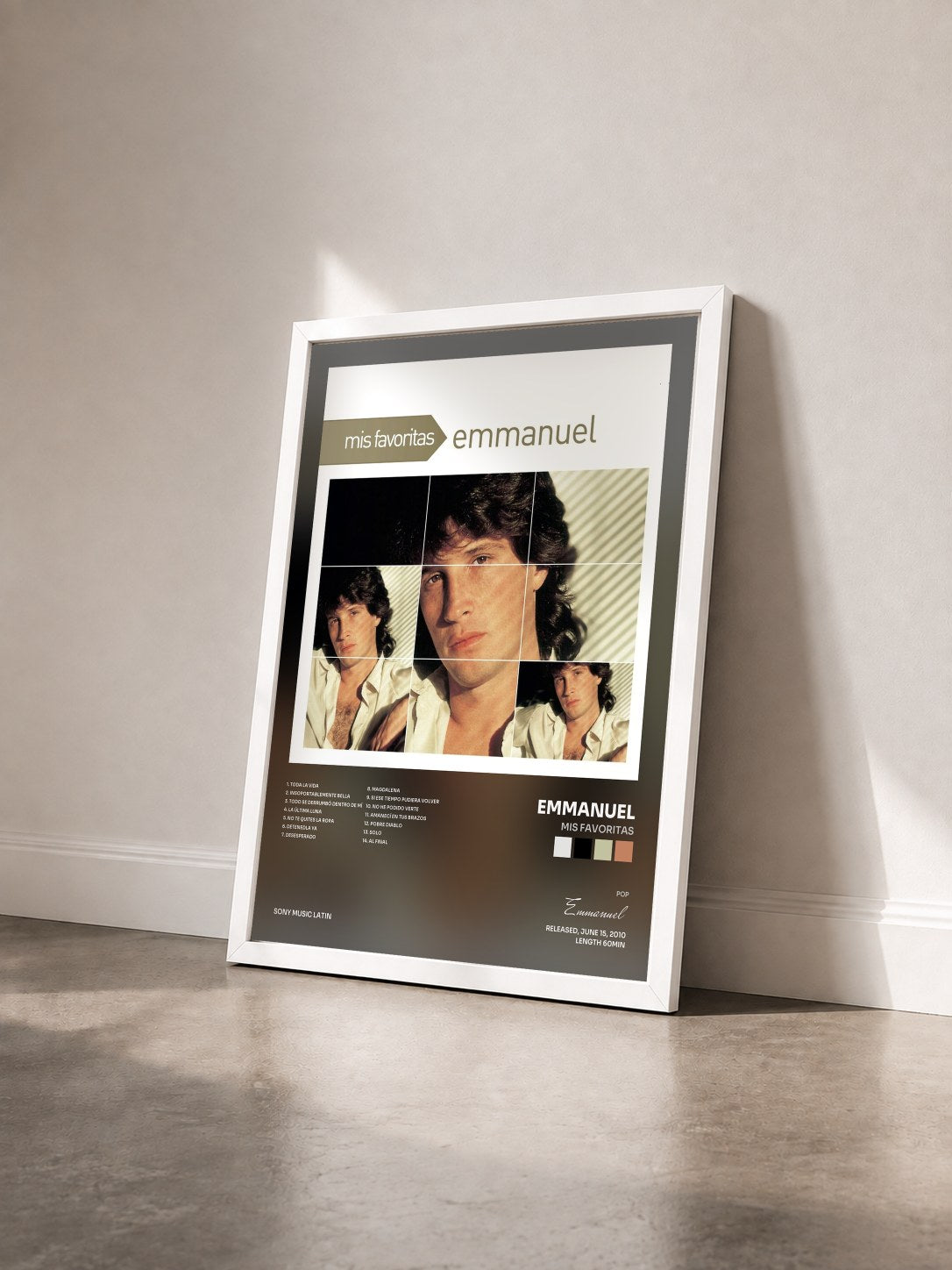 #blanc Tableau de l'album Mis Favoritas de Emmanuel vu de trois quarts, cadre blanc