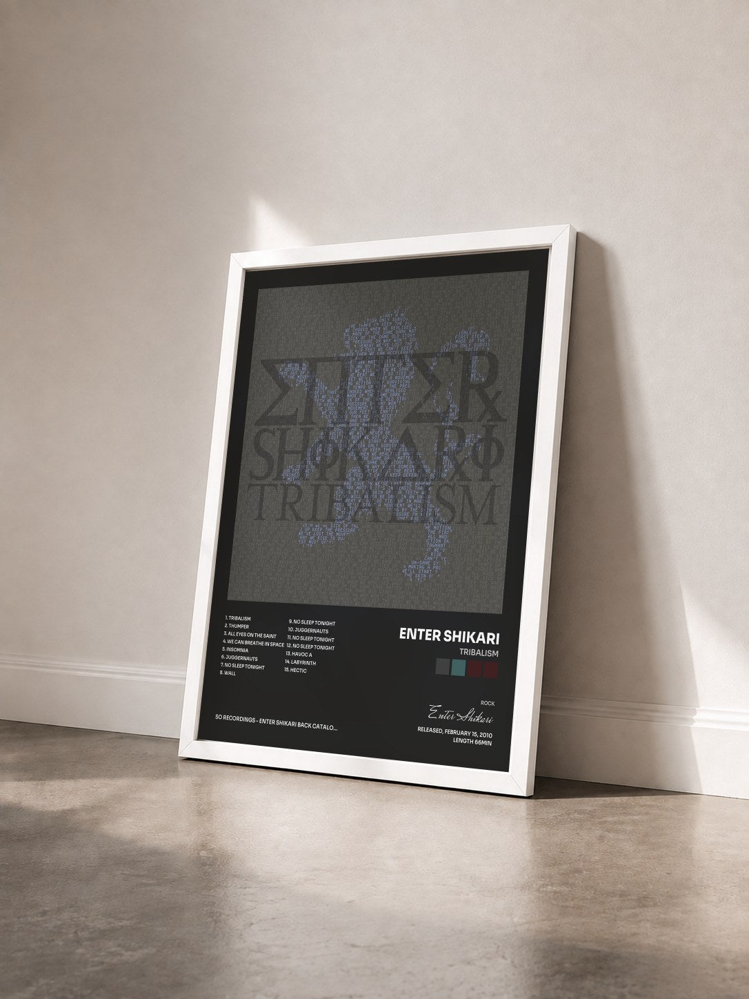 #blanc Tableau de l'album Tribalism de Enter Shikari vu de trois quarts, cadre blanc