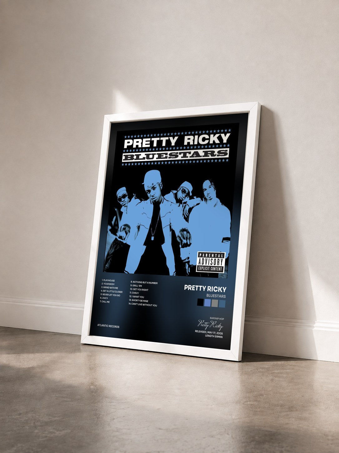 #blanc Tableau de l'album Bluestars de Pretty Ricky vu de trois quarts, cadre blanc