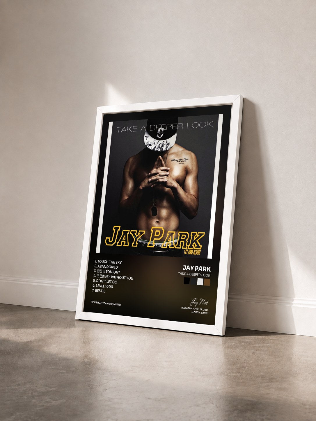 #blanc Tableau de l'album Take a Deeper Look de Jay Park vu de trois quarts, cadre blanc