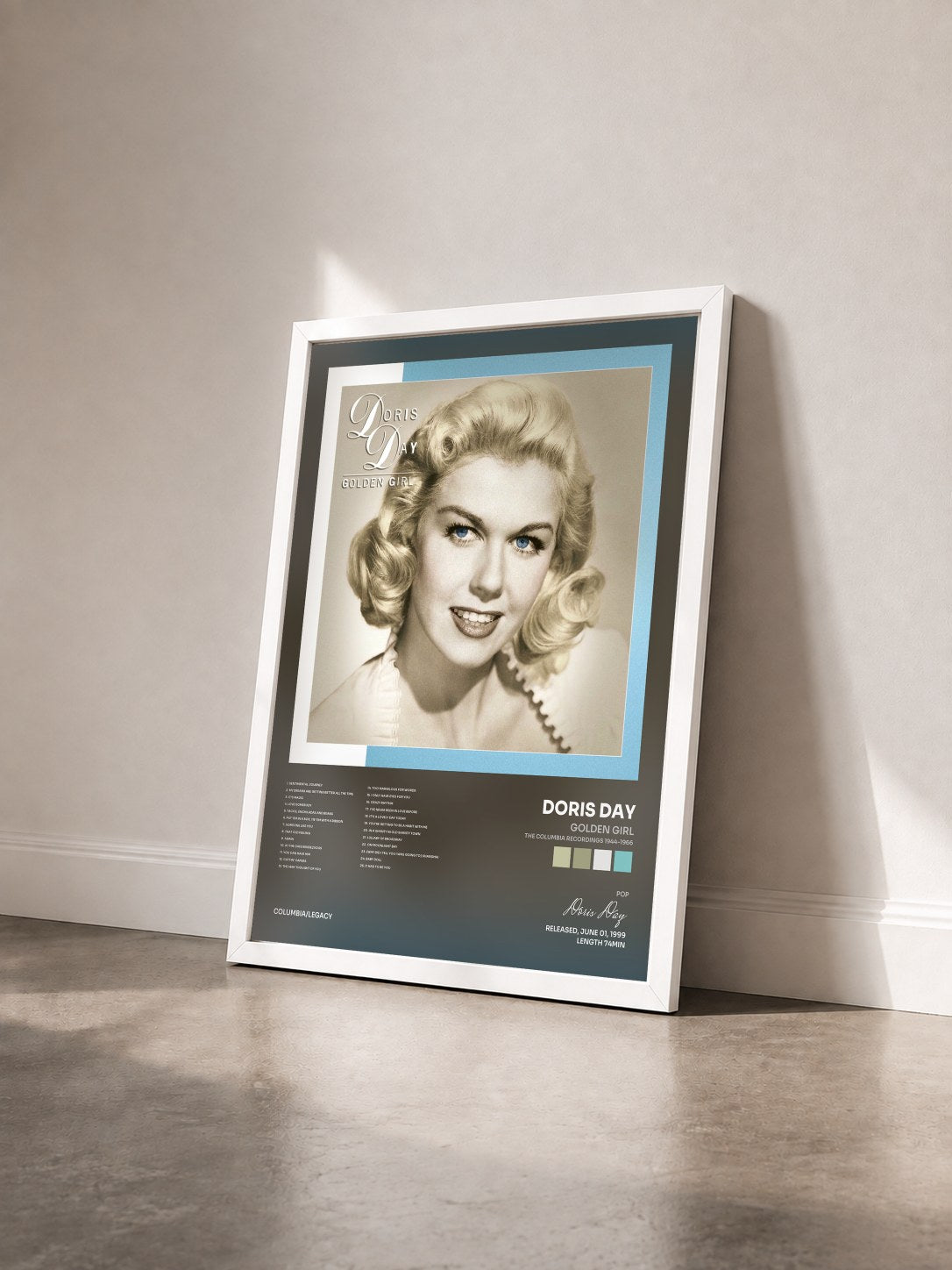 #blanc Tableau de l'album Golden Girl (The Columbia Recordings 1944-1966) de Doris Day vu de trois quarts, cadre blanc