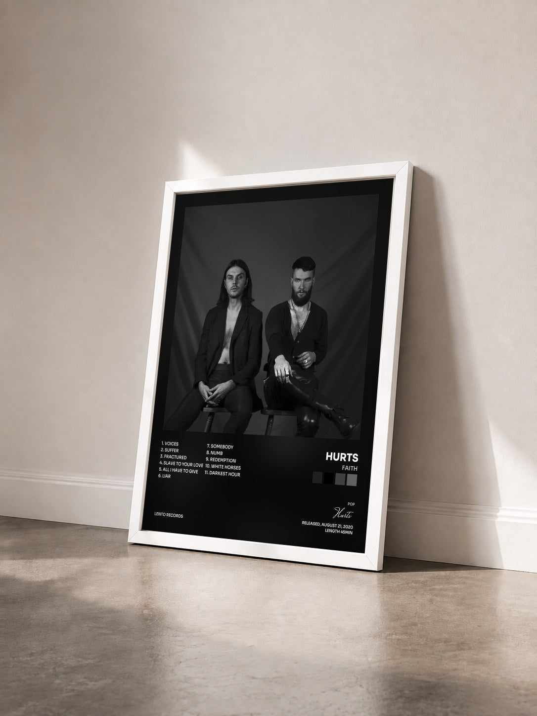 #blanc Tableau de l'album Faith de Hurts vu de trois quarts, cadre blanc