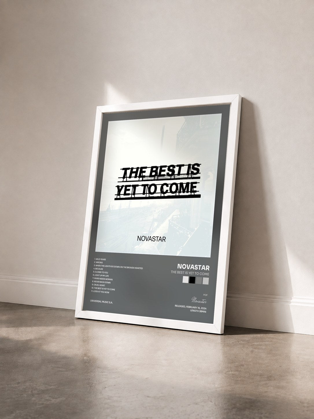 #blanc Tableau de l'album The Best Is Yet To Come de Novastar vu de trois quarts, cadre blanc
