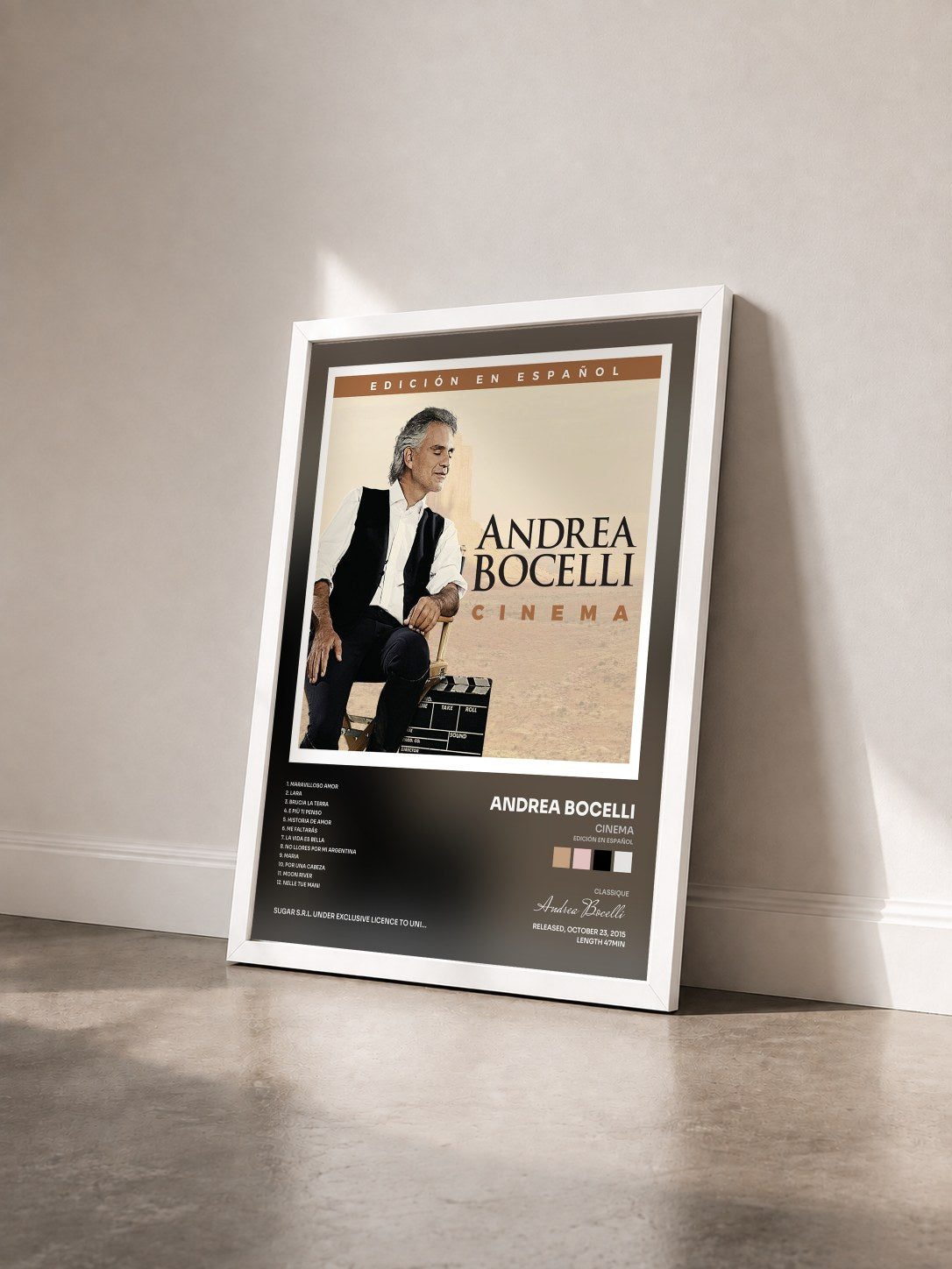 #blanc Tableau de l'album Cinema (Edición en Español) de Andrea Bocelli vu de trois quarts, cadre blanc