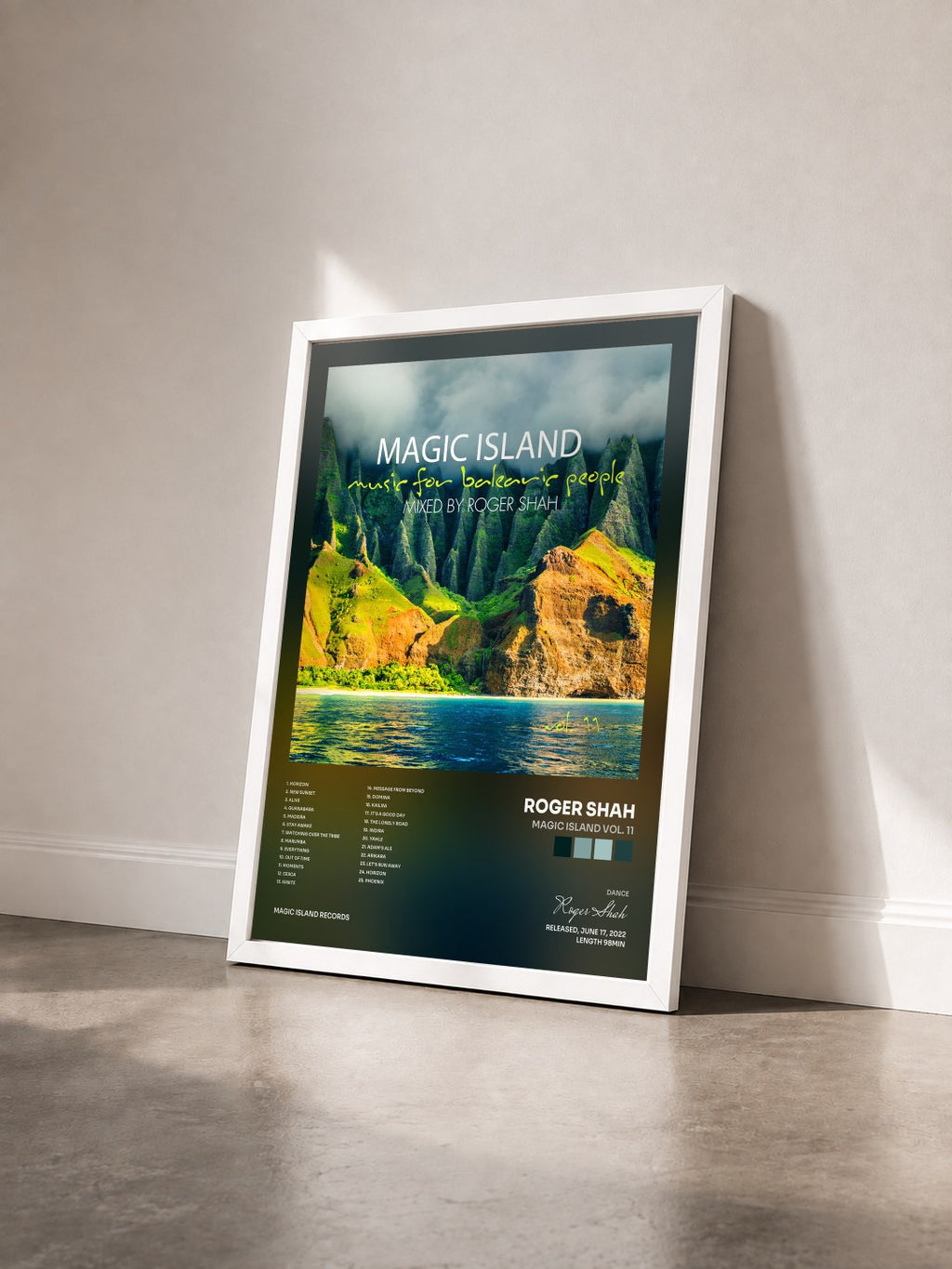 #blanc Tableau de l'album Magic Island Vol. 11 de Roger Shah vu de trois quarts, cadre blanc