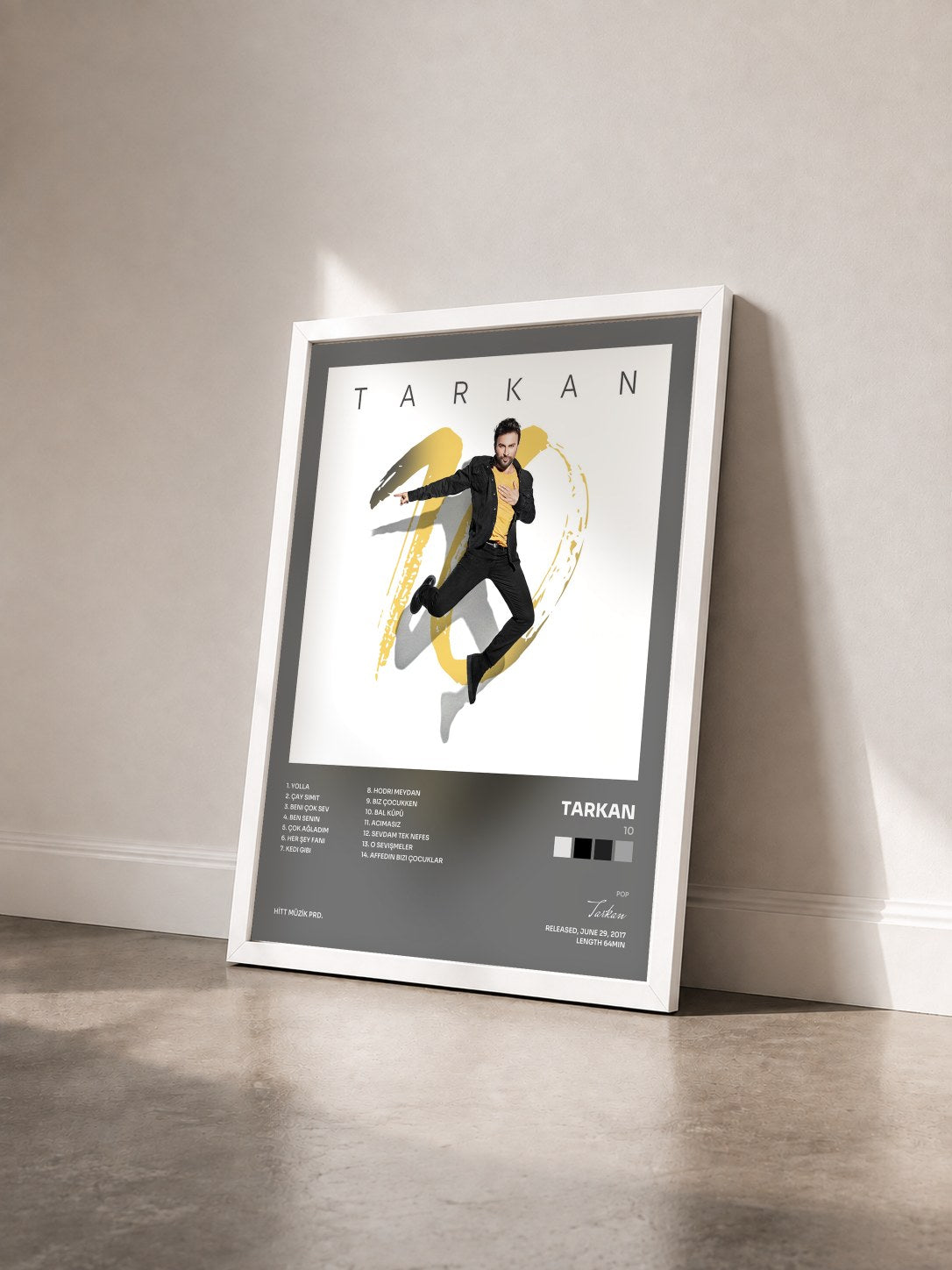 #blanc Tableau de l'album 10 de Tarkan vu de trois quarts, cadre blanc