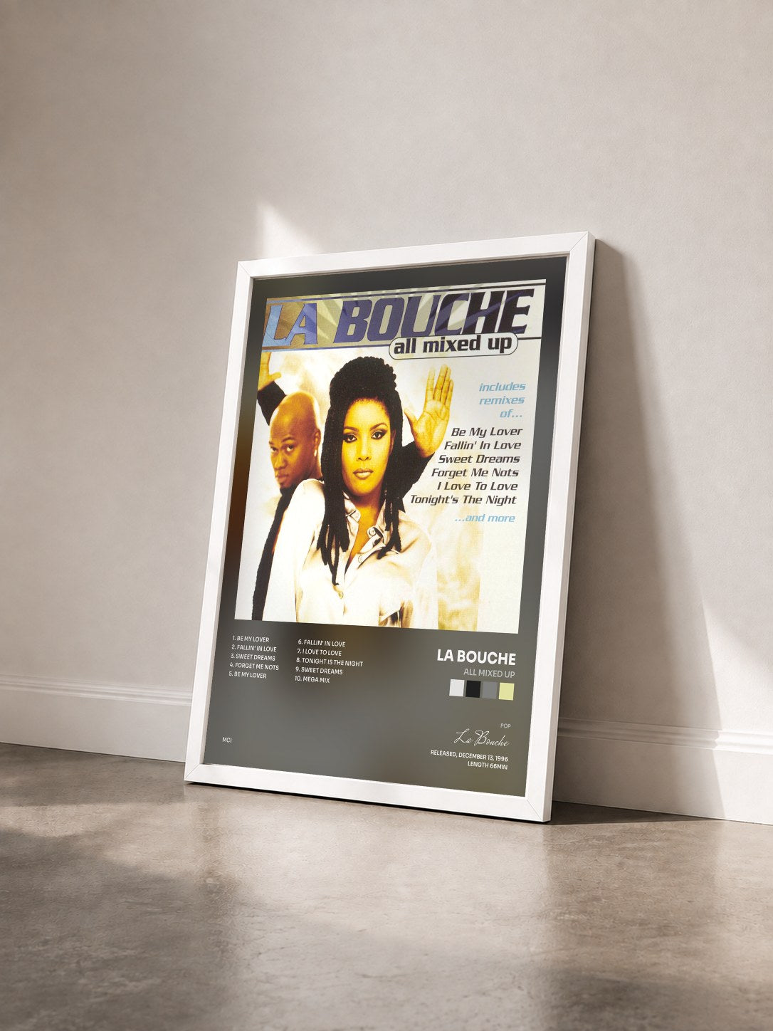 #blanc Tableau de l'album All Mixed Up de La Bouche vu de trois quarts, cadre blanc
