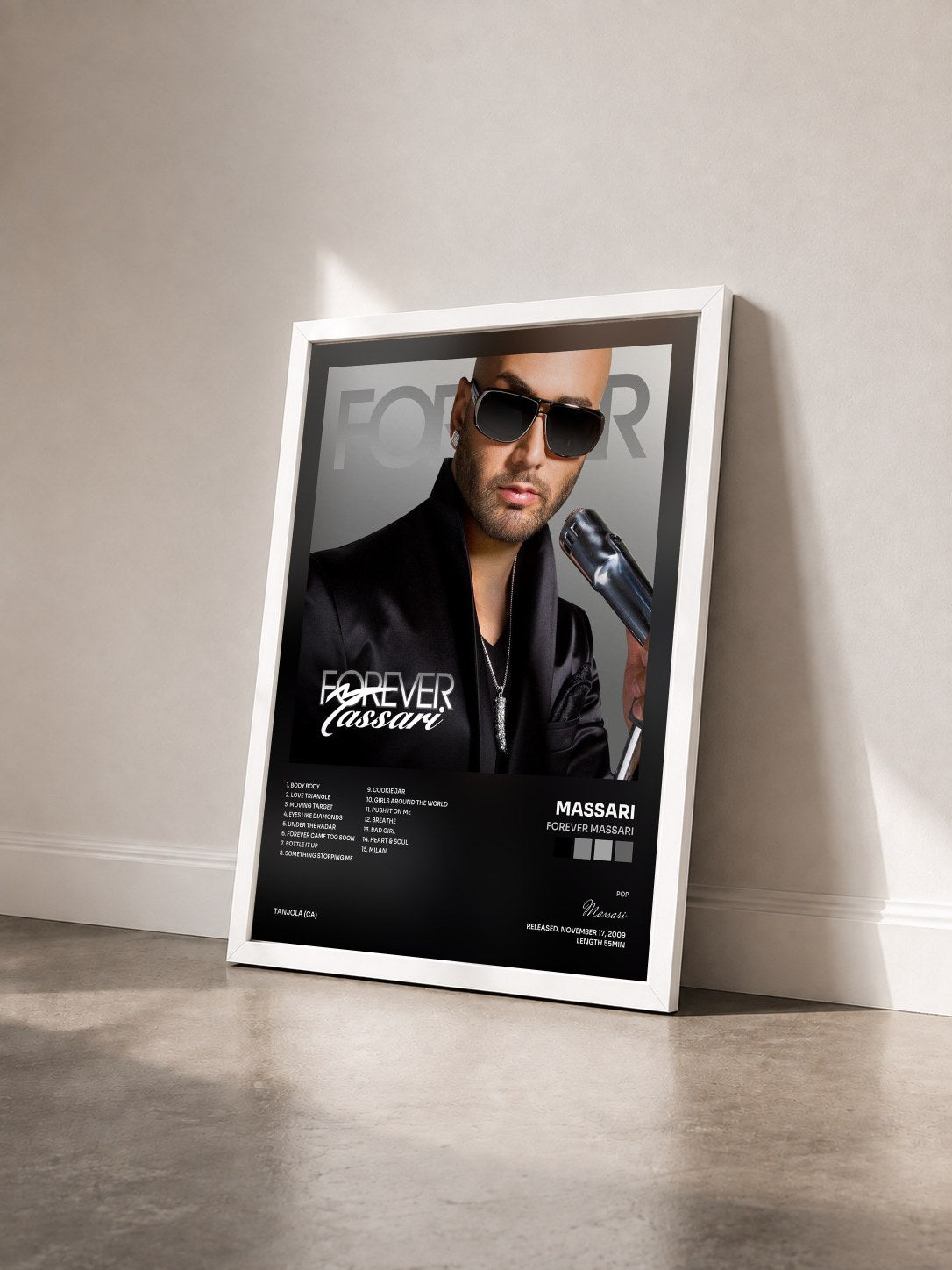 #blanc Tableau de l'album Forever Massari de Massari vu de trois quarts, cadre blanc