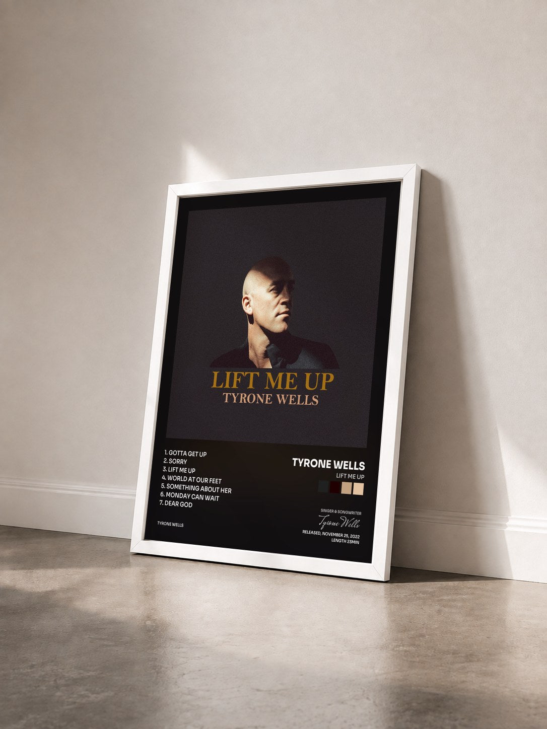 #blanc Tableau de l'album Lift Me Up de Tyrone Wells vu de trois quarts, cadre blanc