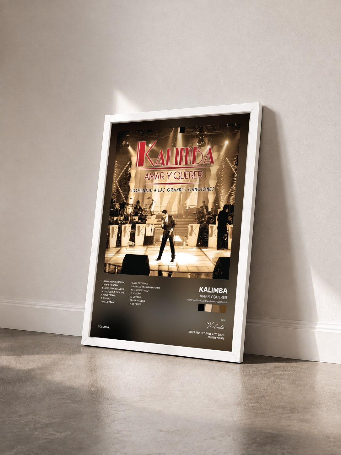 #blanc Tableau de l'album Amar y Querer (Homenaje a Las Grandes Canciones) de Kalimba vu de trois quarts, cadre blanc