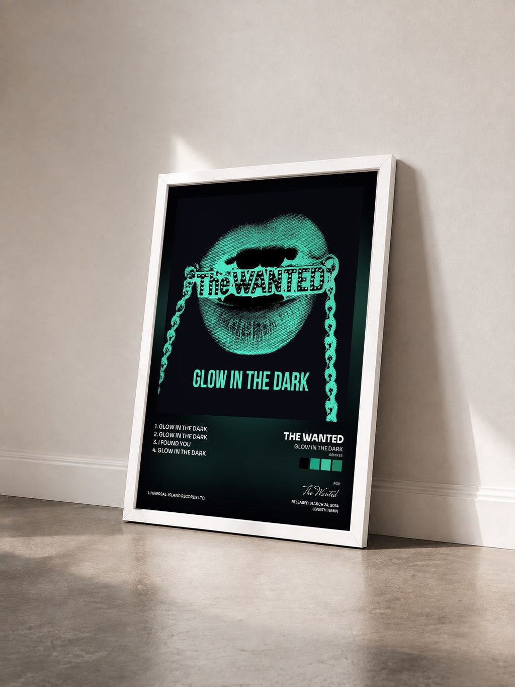 #blanc Tableau de l'album Glow In The Dark (Remixes) de The Wanted vu de trois quarts, cadre blanc
