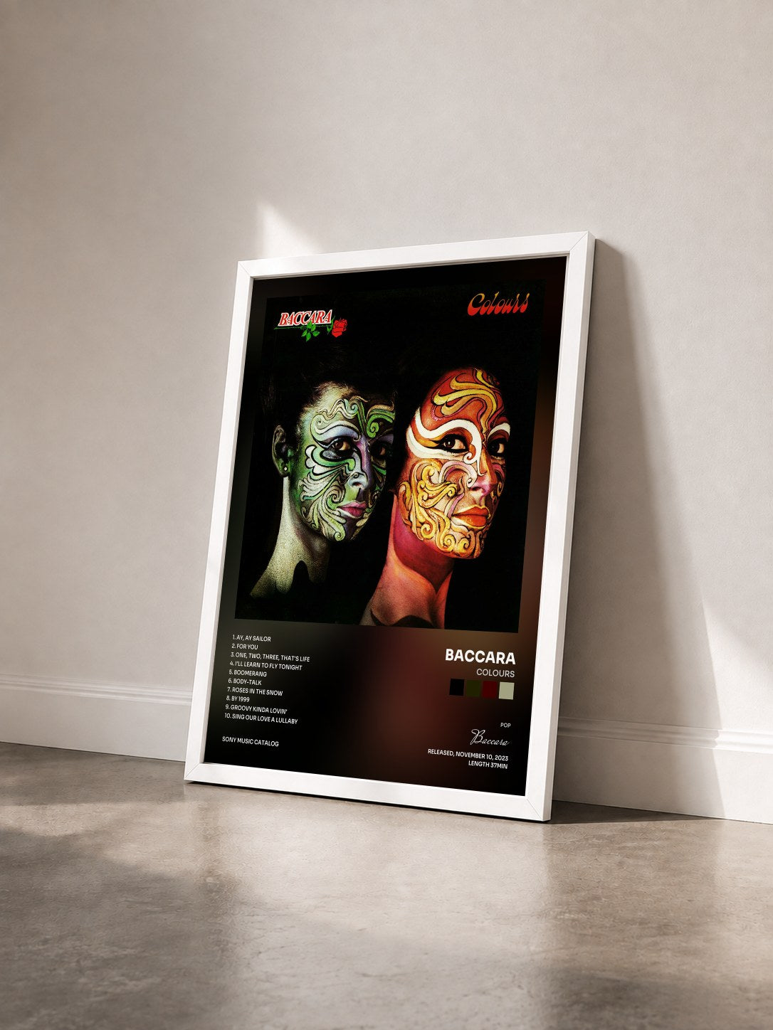 #blanc Tableau de l'album Colours de Baccara vu de trois quarts, cadre blanc