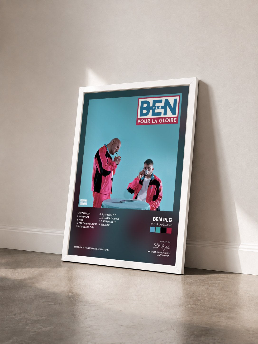 #blanc Tableau de l'album Pour la gloire de BEN plg vu de trois quarts, cadre blanc