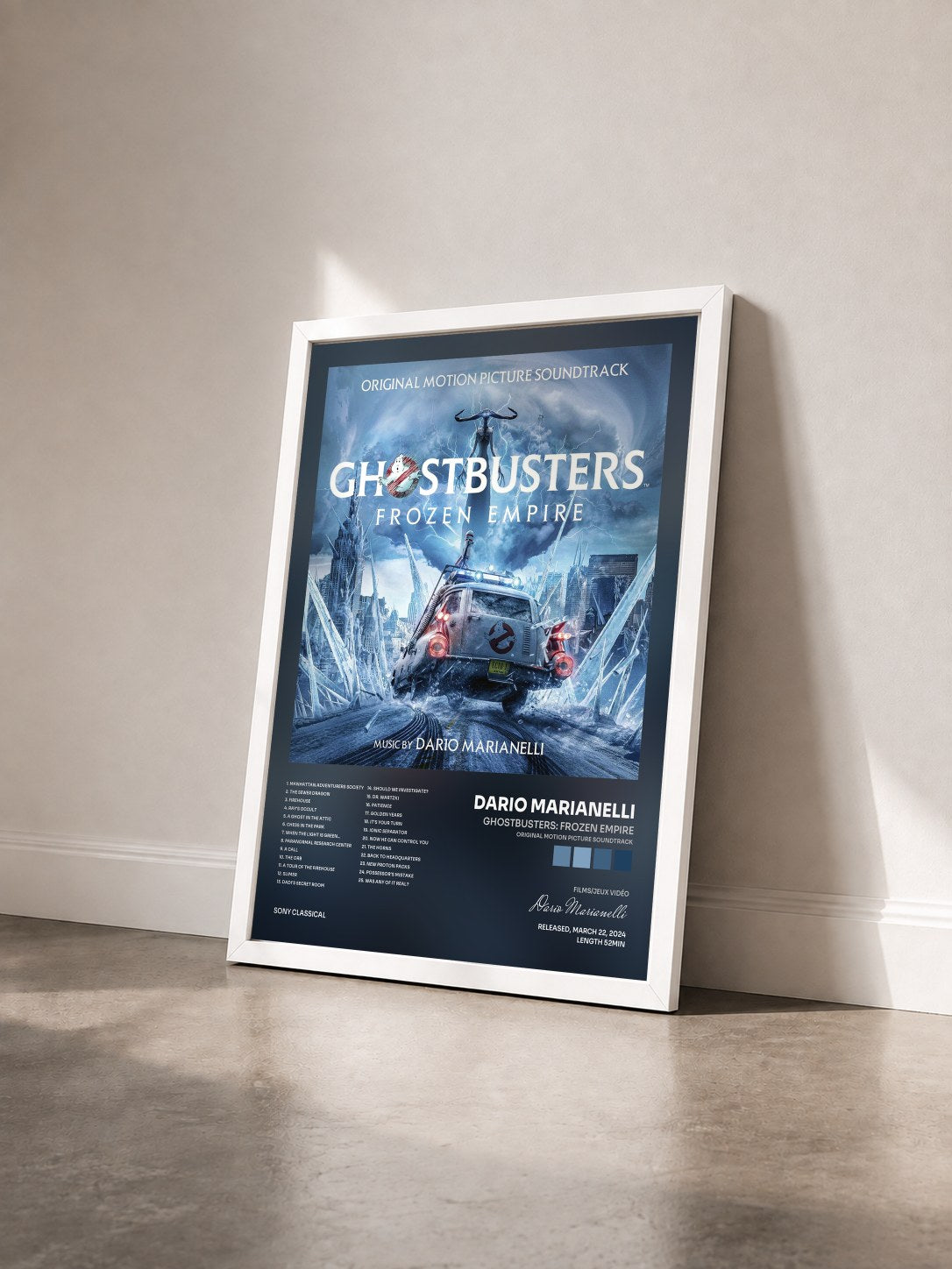 #blanc Tableau de l'album Ghostbusters: Frozen Empire (Original Motion Picture Soundtrack) de Dario Marianelli vu de trois quarts, cadre blanc