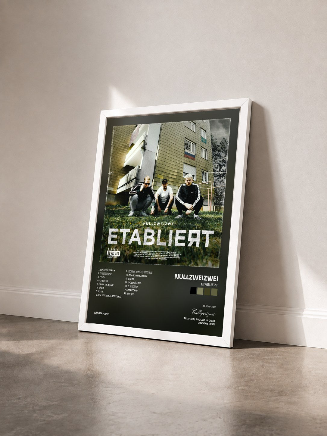 #blanc Tableau de l'album Etabliert de Nullzweizwei vu de trois quarts, cadre blanc