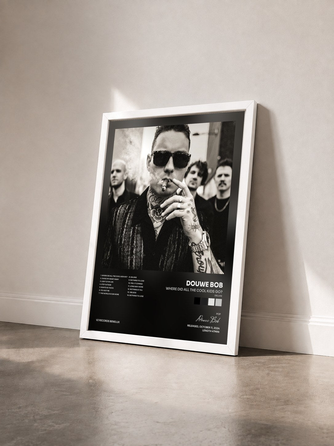 #blanc Tableau de l'album Where Did All The Cool Kids Go? (Deluxe) de Douwe Bob vu de trois quarts, cadre blanc