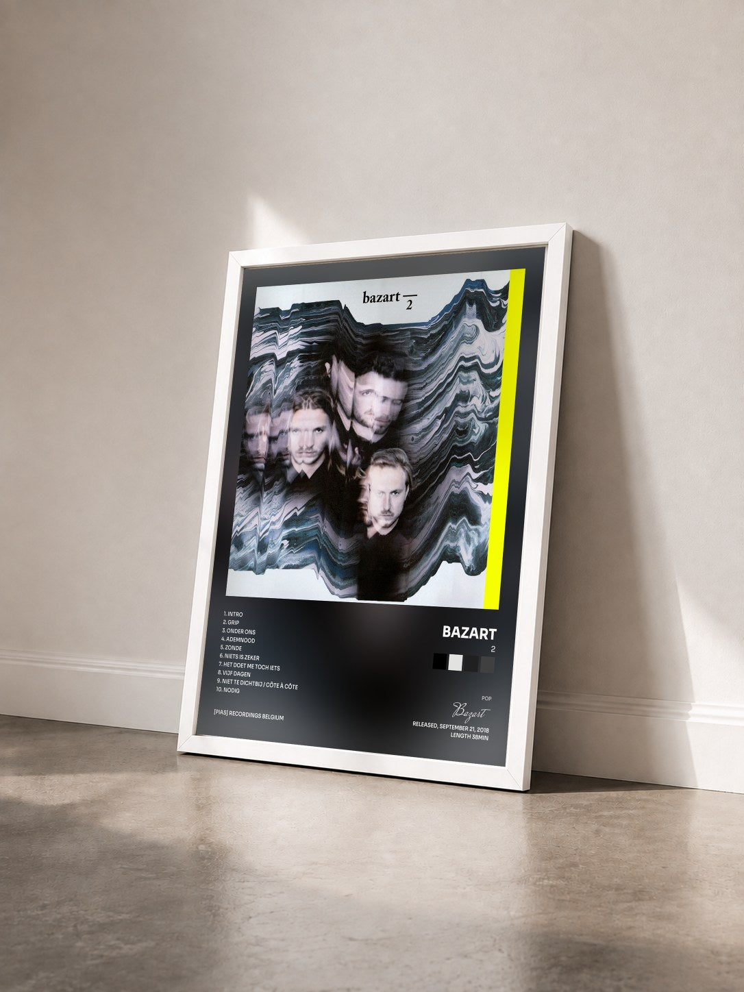 #blanc Tableau de l'album 2 de Bazart vu de trois quarts, cadre blanc