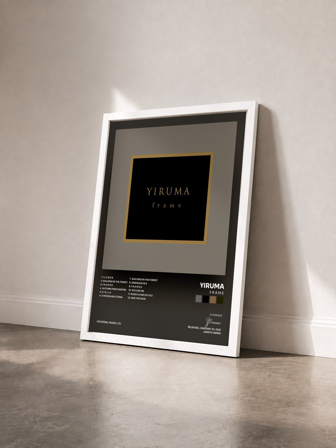 #blanc Tableau de l'album f r a m e de Yiruma vu de trois quarts, cadre blanc