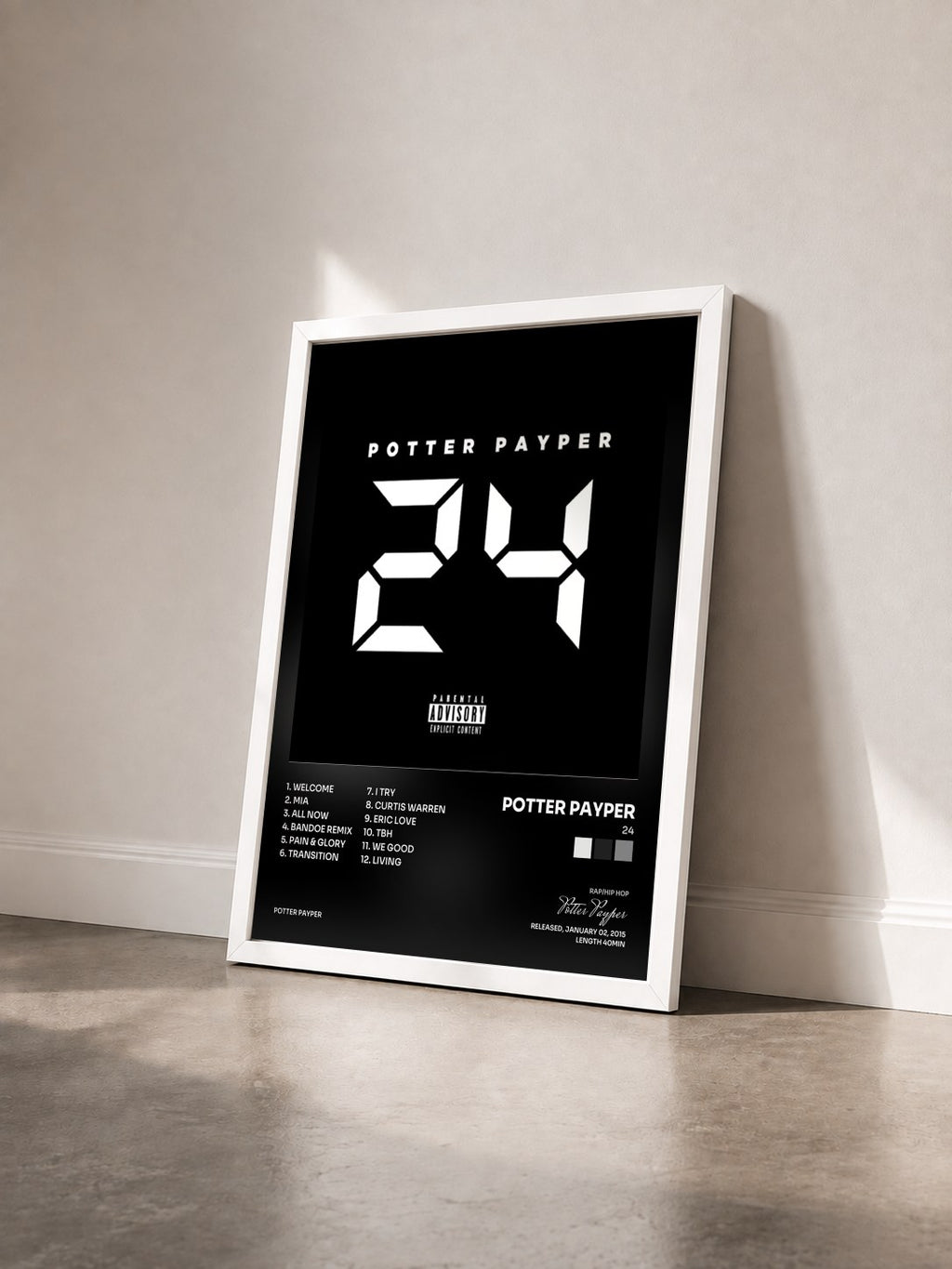 #blanc Tableau de l'album 24 de Potter Payper vu de trois quarts, cadre blanc