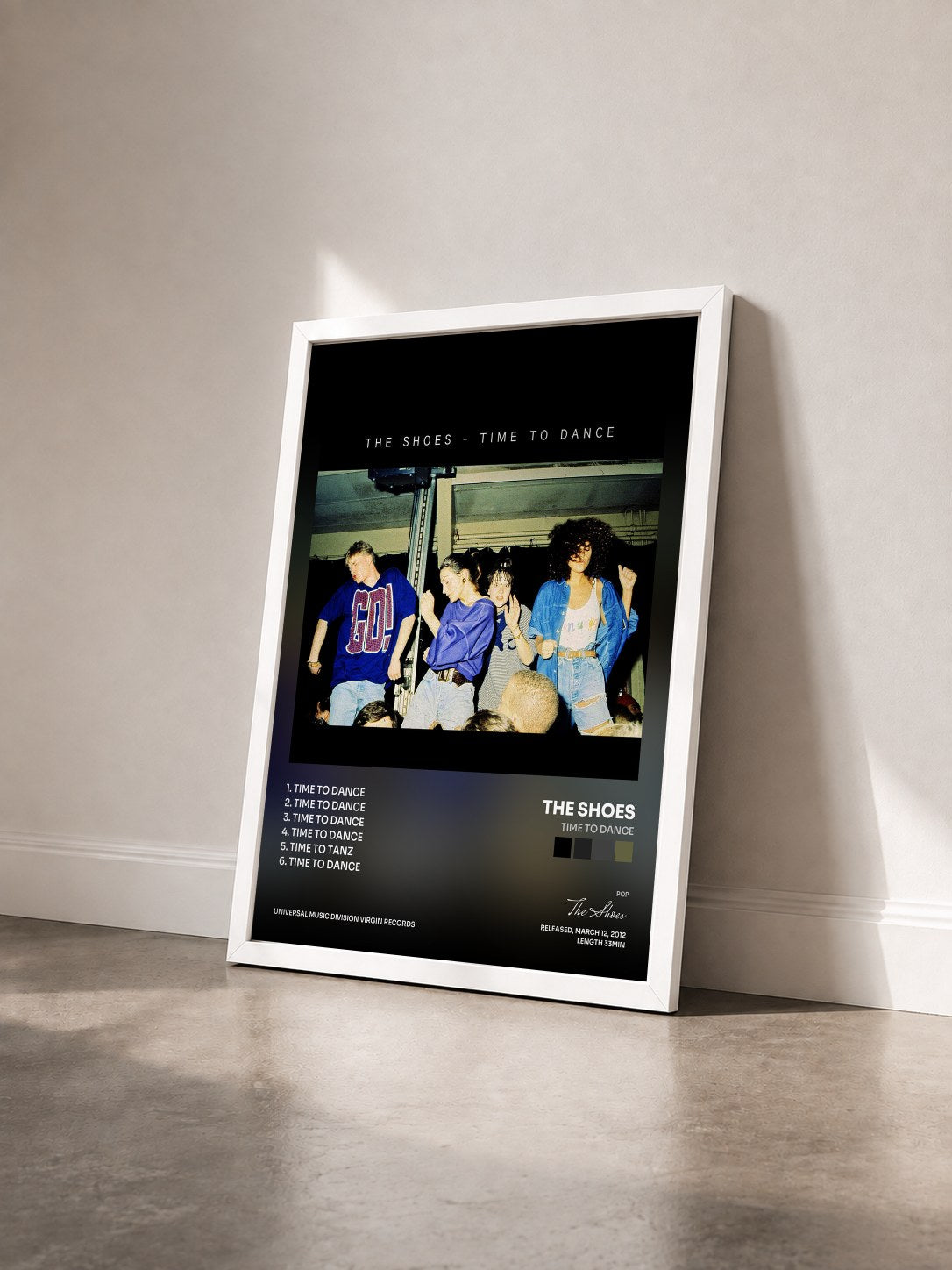 #blanc Tableau de l'album Time To Dance de The Shoes vu de trois quarts, cadre blanc