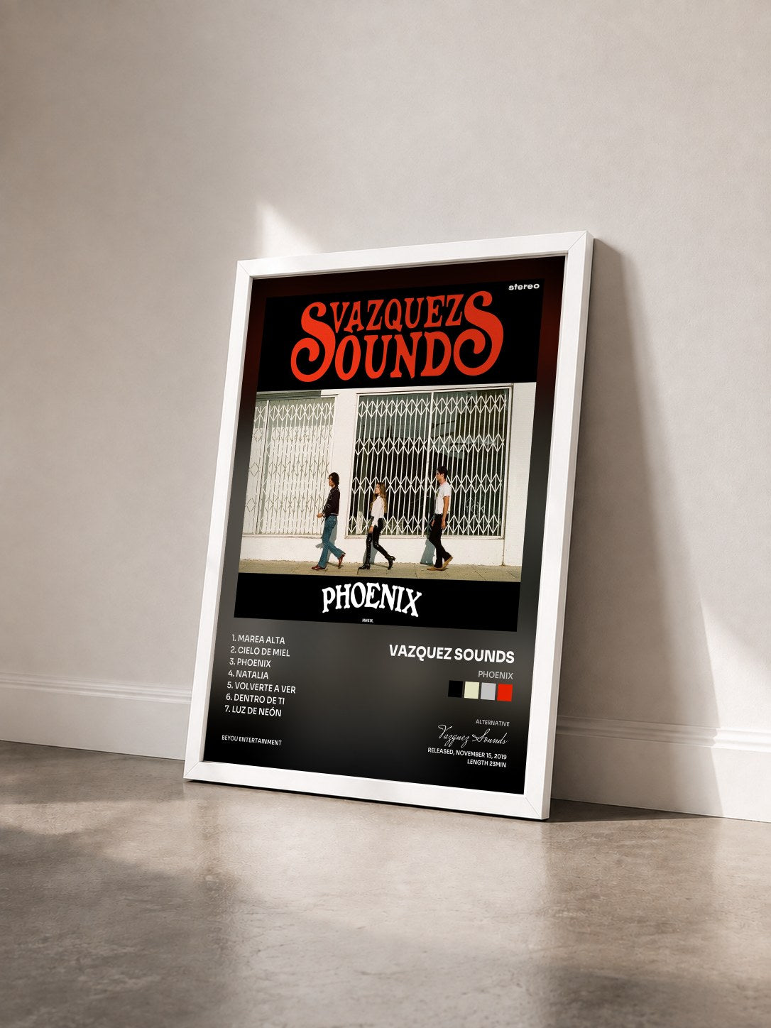 #blanc Tableau de l'album Phoenix de Vazquez Sounds vu de trois quarts, cadre blanc