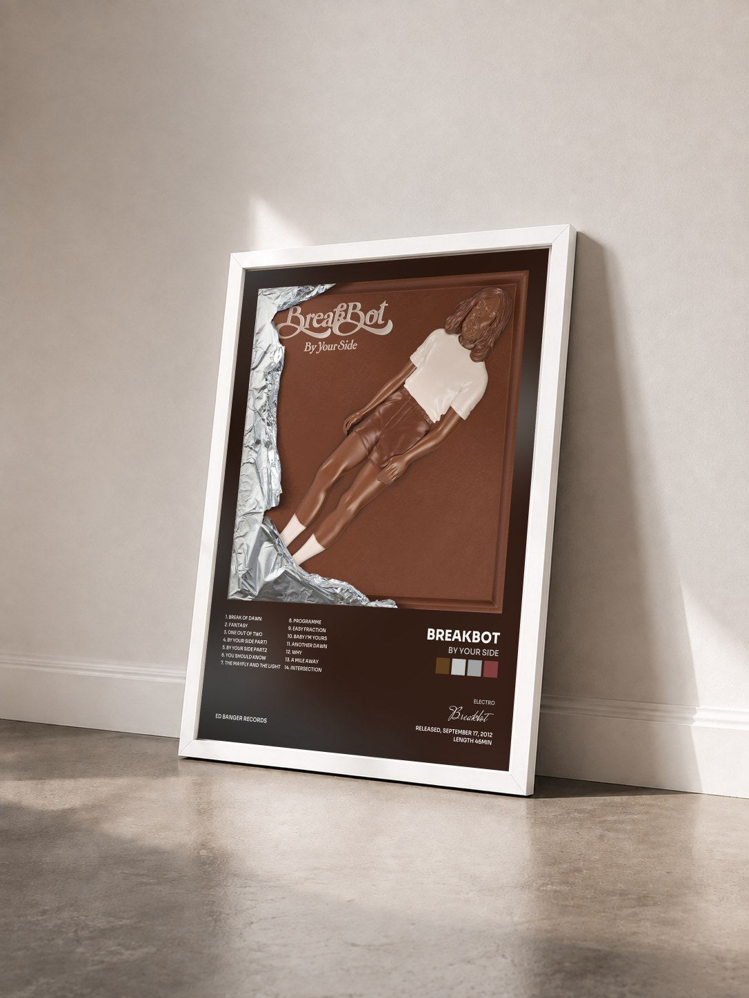 #blanc Tableau de l'album By Your Side de Breakbot vu de trois quarts, cadre blanc