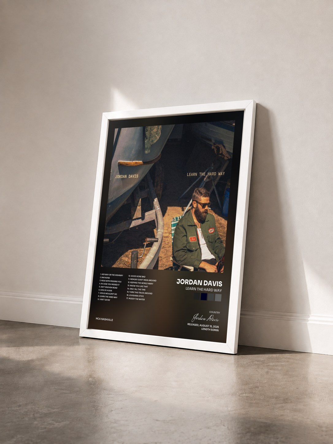 #blanc Tableau de l'album Learn The Hard Way de Jordan Davis vu de trois quarts, cadre blanc