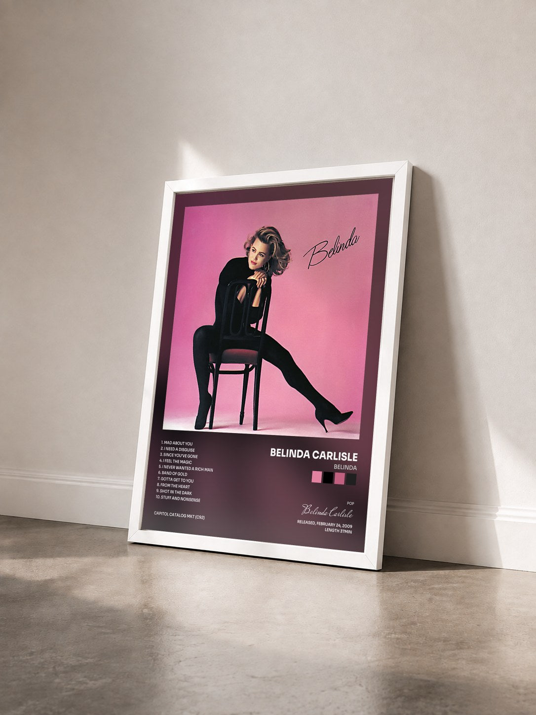 #blanc Tableau de l'album Belinda de Belinda Carlisle vu de trois quarts, cadre blanc