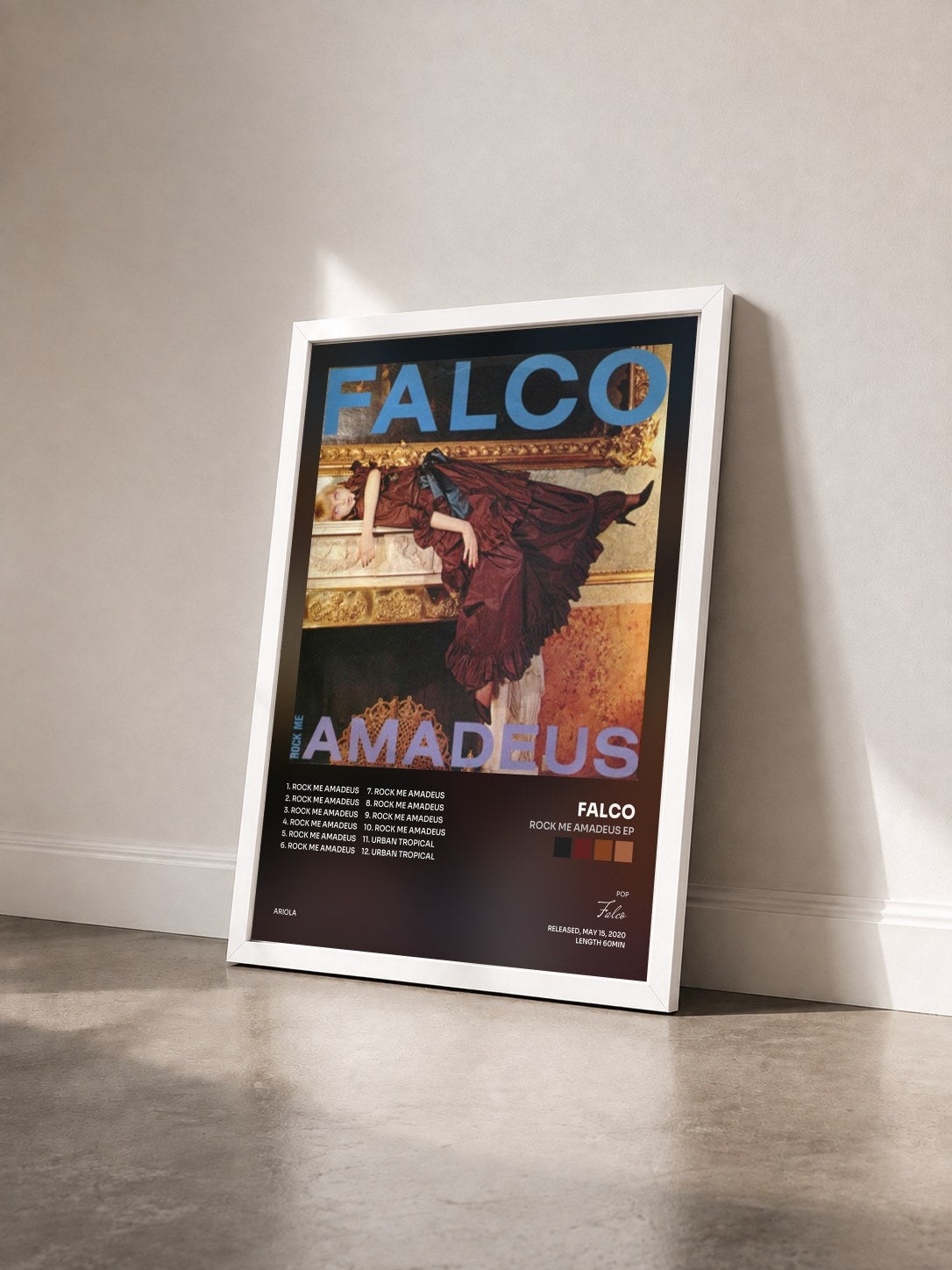 #blanc Tableau de l'album Rock Me Amadeus EP de Falco vu de trois quarts, cadre blanc